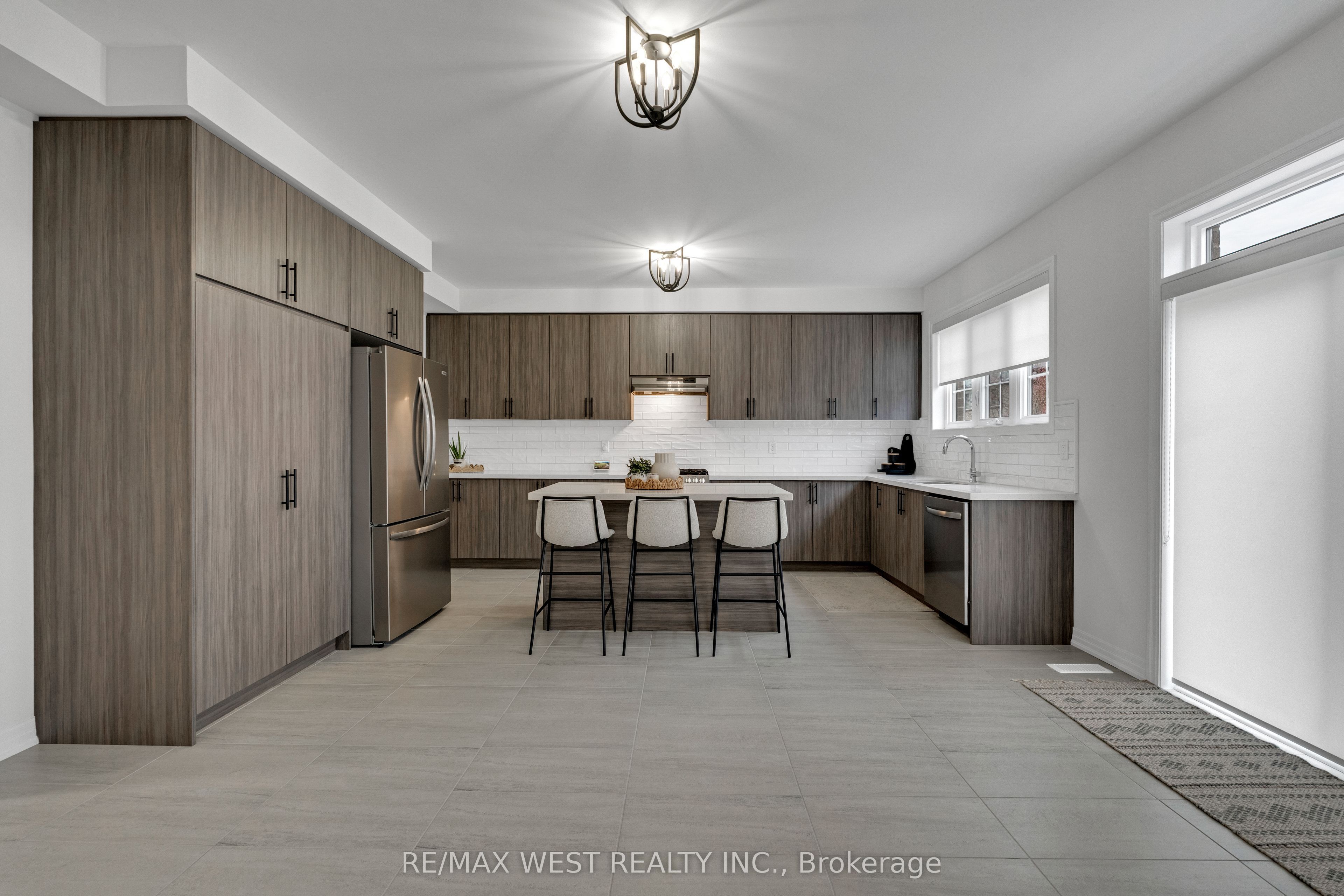 24 Hanton Crescent Property Photo 9