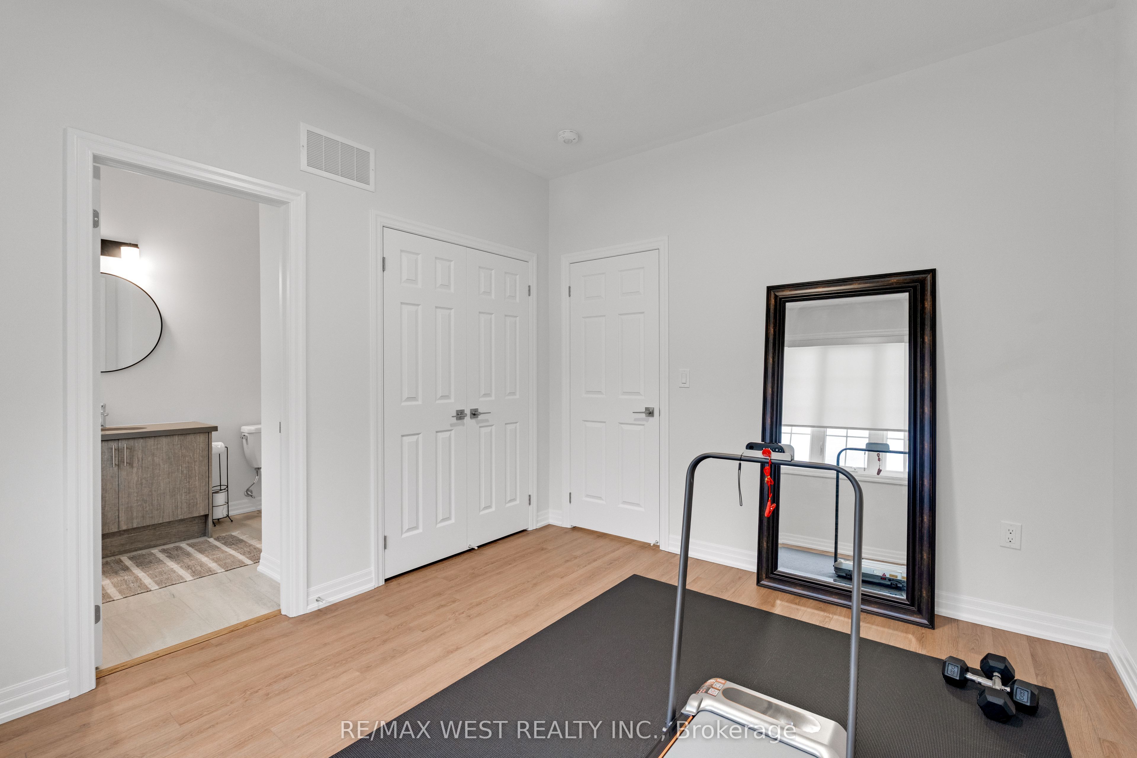 24 Hanton Crescent Property Photo 35