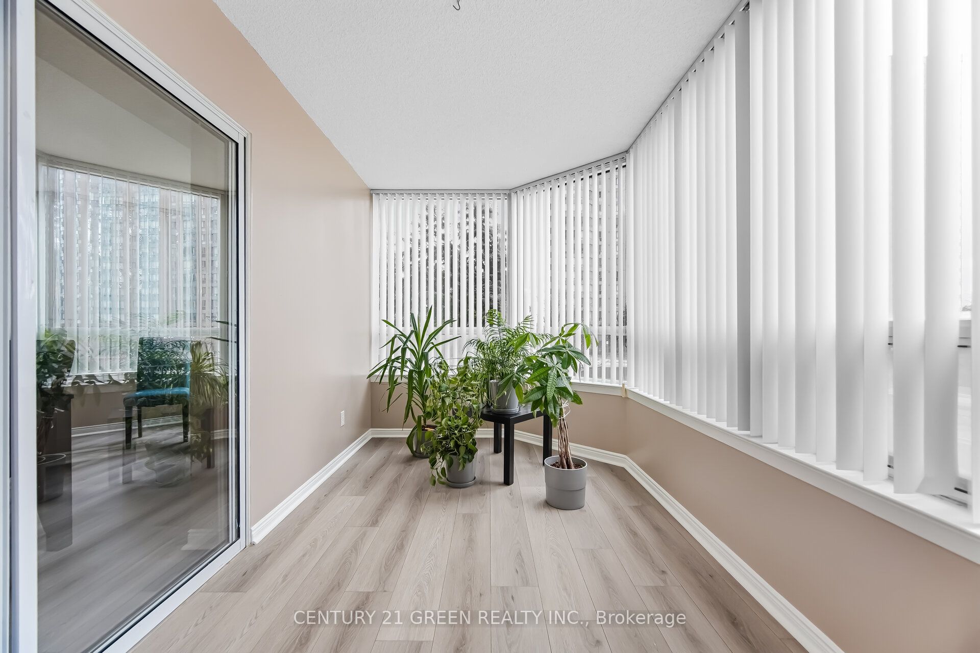 135 Hillcrest Avenue 203 Property Photo 17