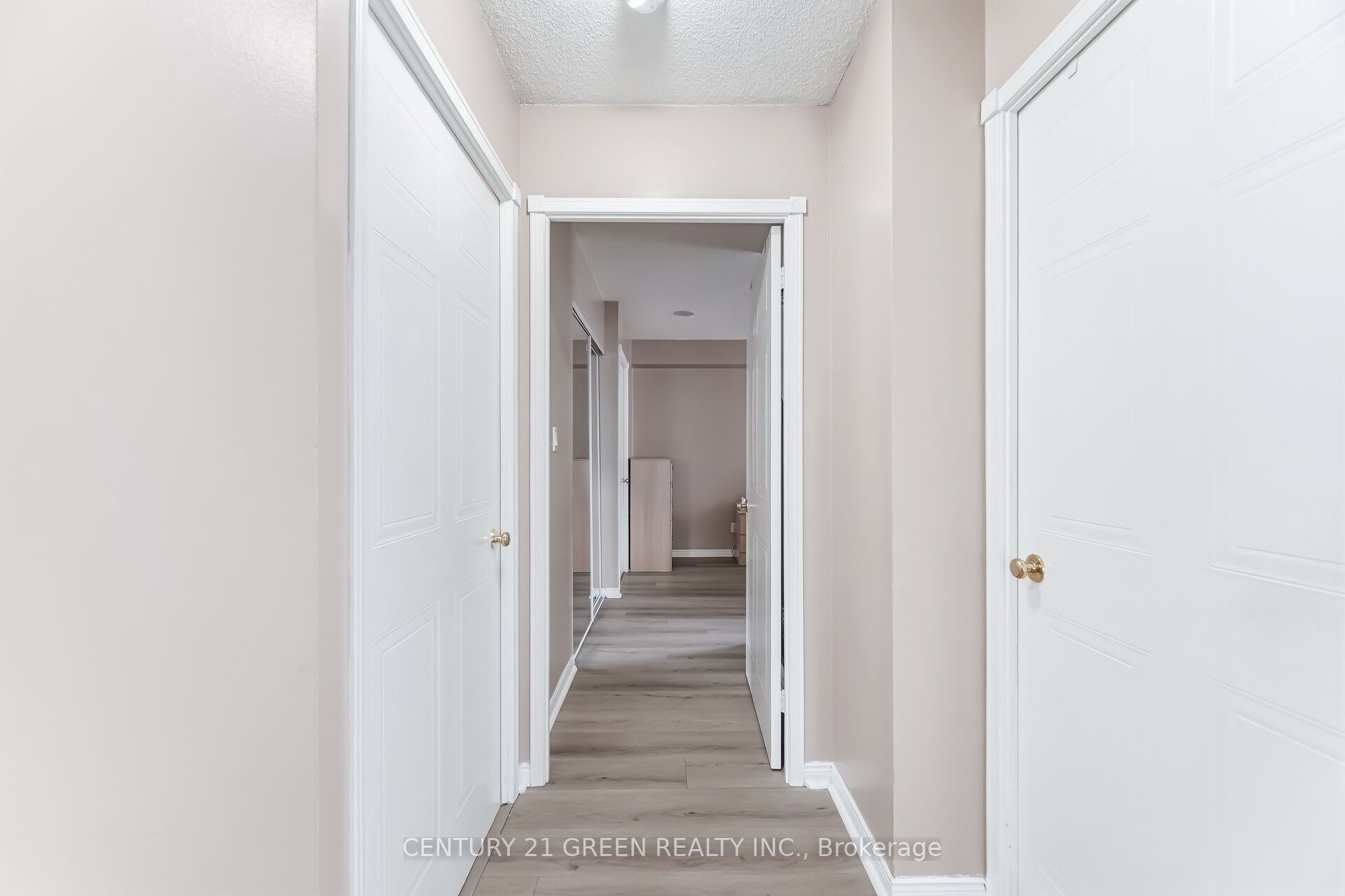 135 Hillcrest Avenue 203 Property Photo 23