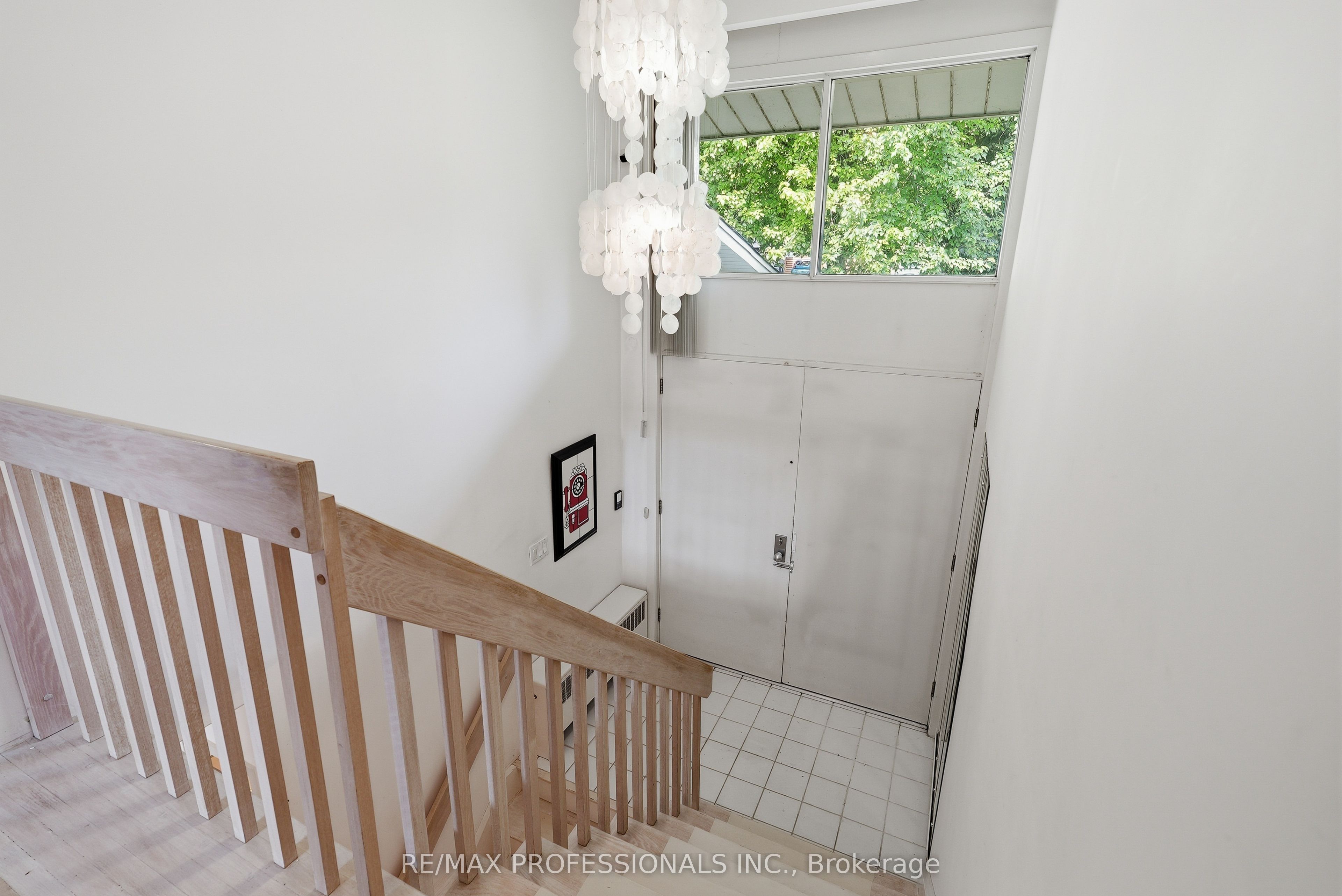 189 Edenbridge Drive Property Photo 3