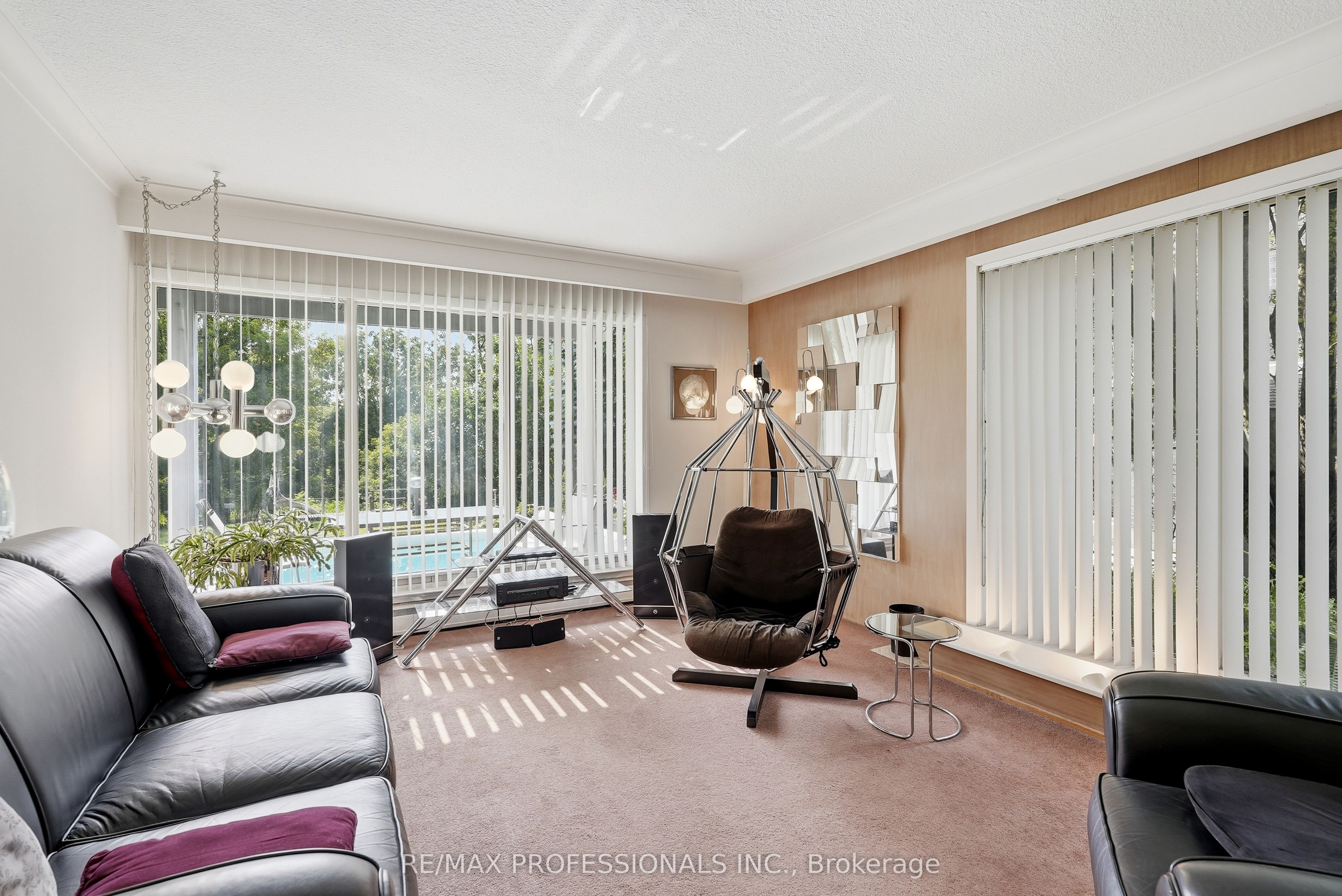 189 Edenbridge Drive Property Photo 4