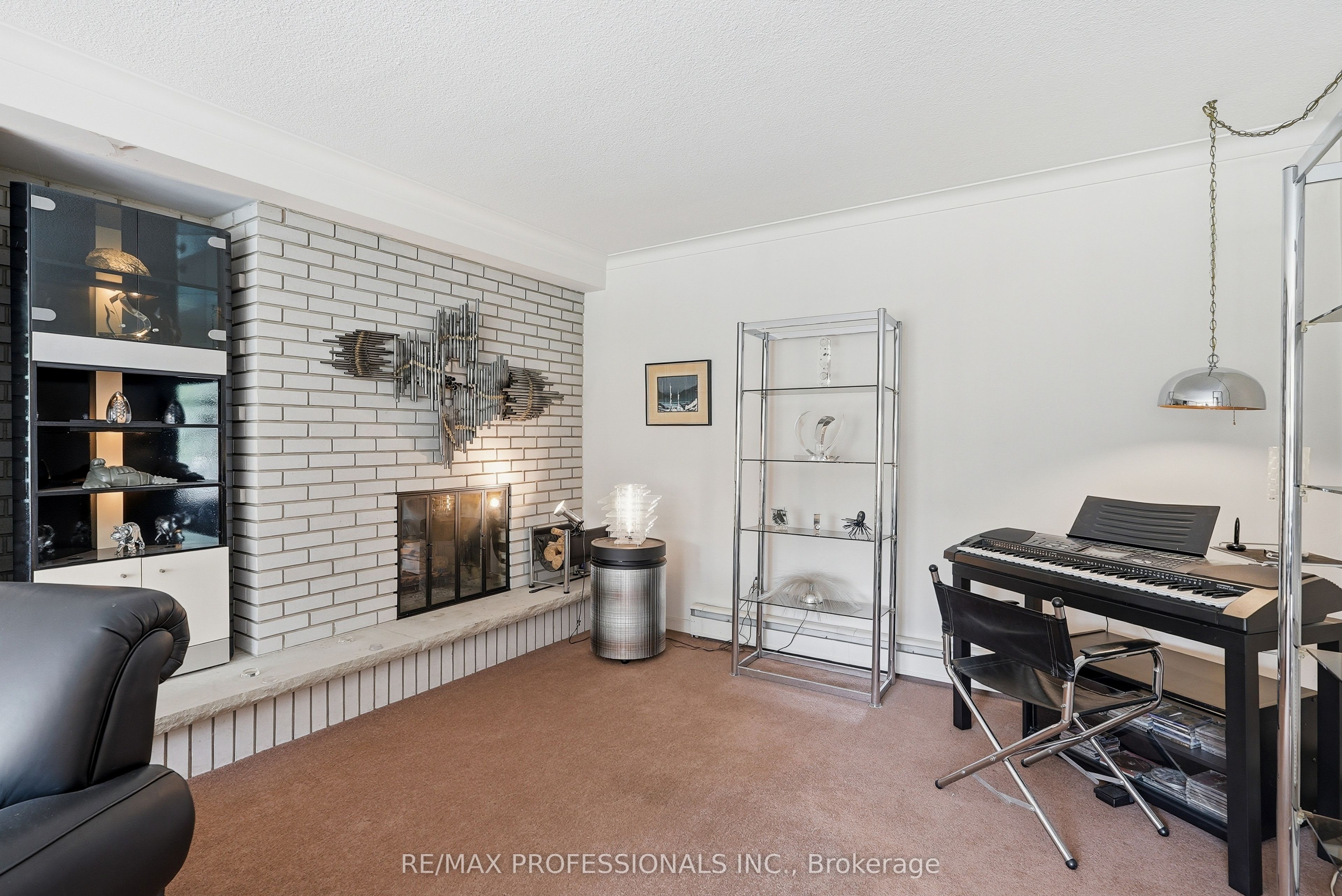 189 Edenbridge Drive Property Photo 7