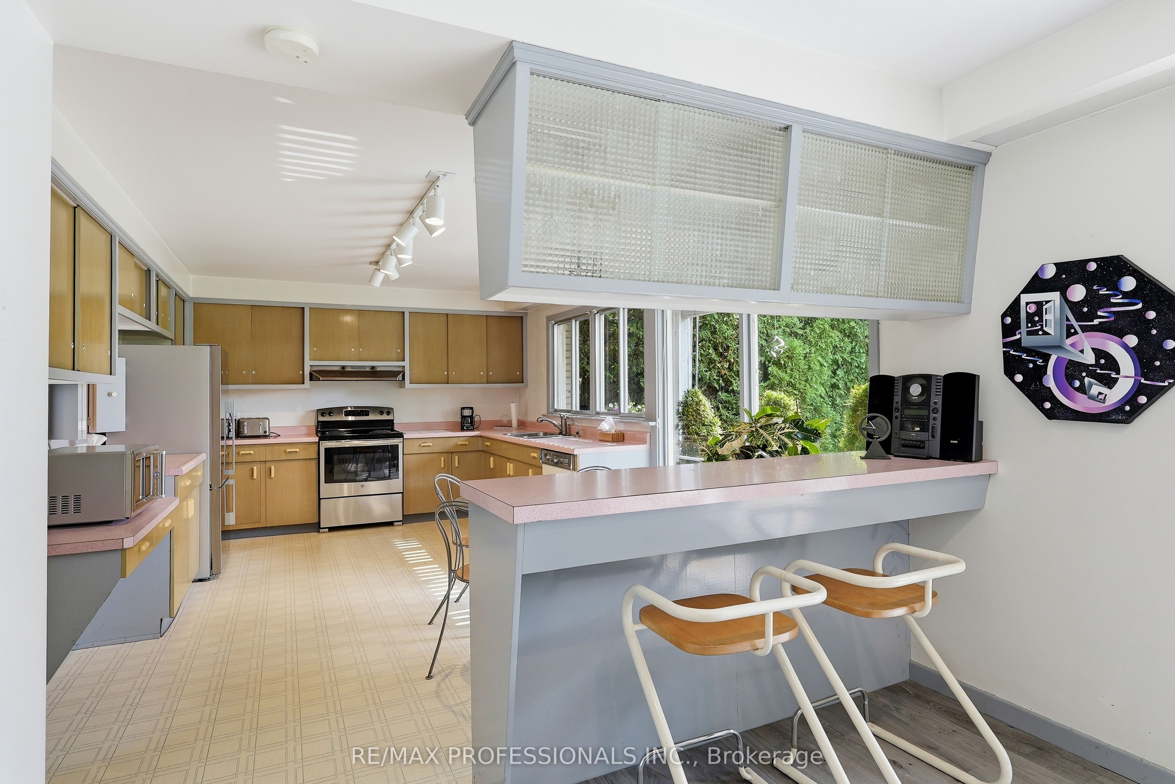 189 Edenbridge Drive Property Photo 10