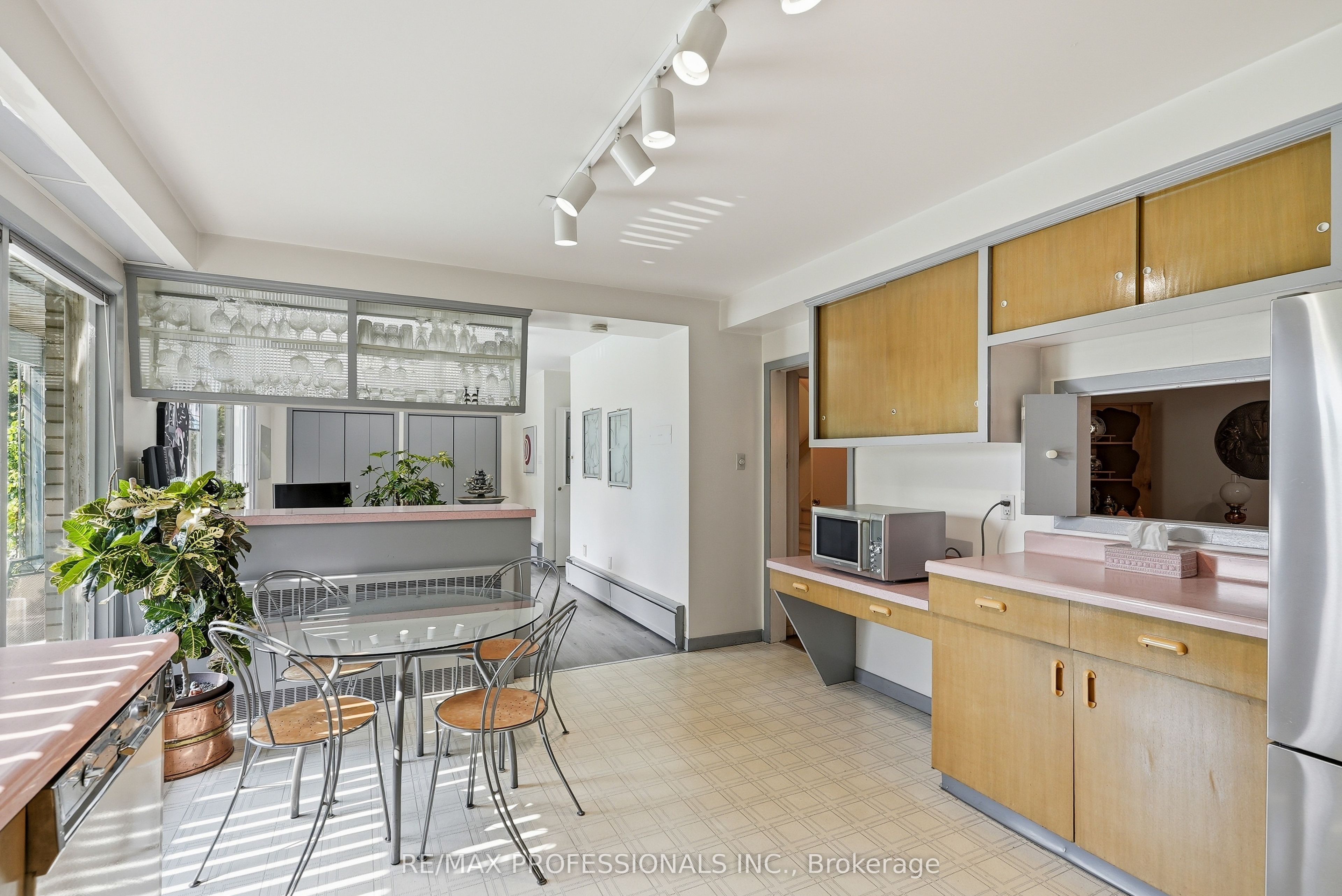 189 Edenbridge Drive Property Photo 13