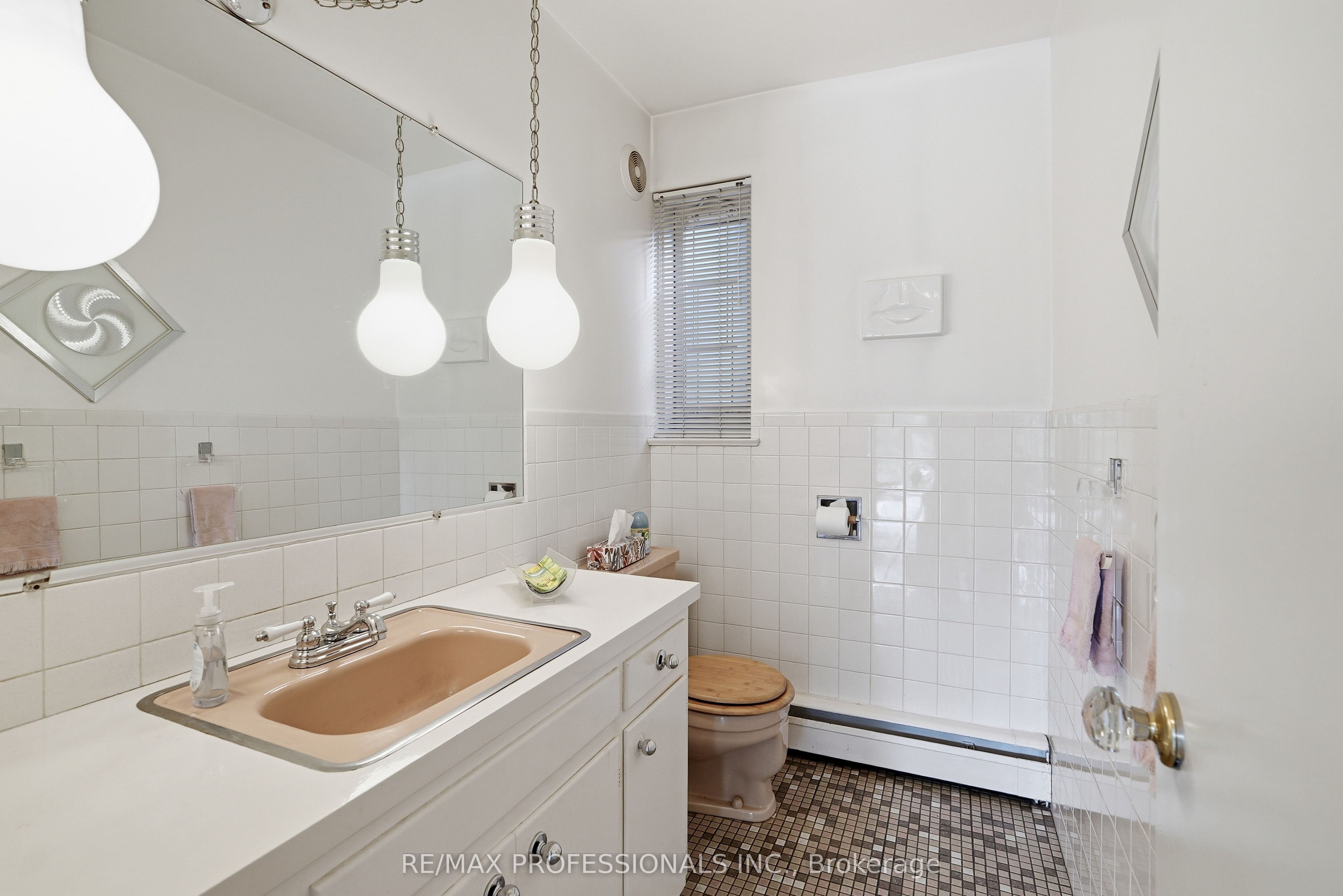 189 Edenbridge Drive Property Photo 17