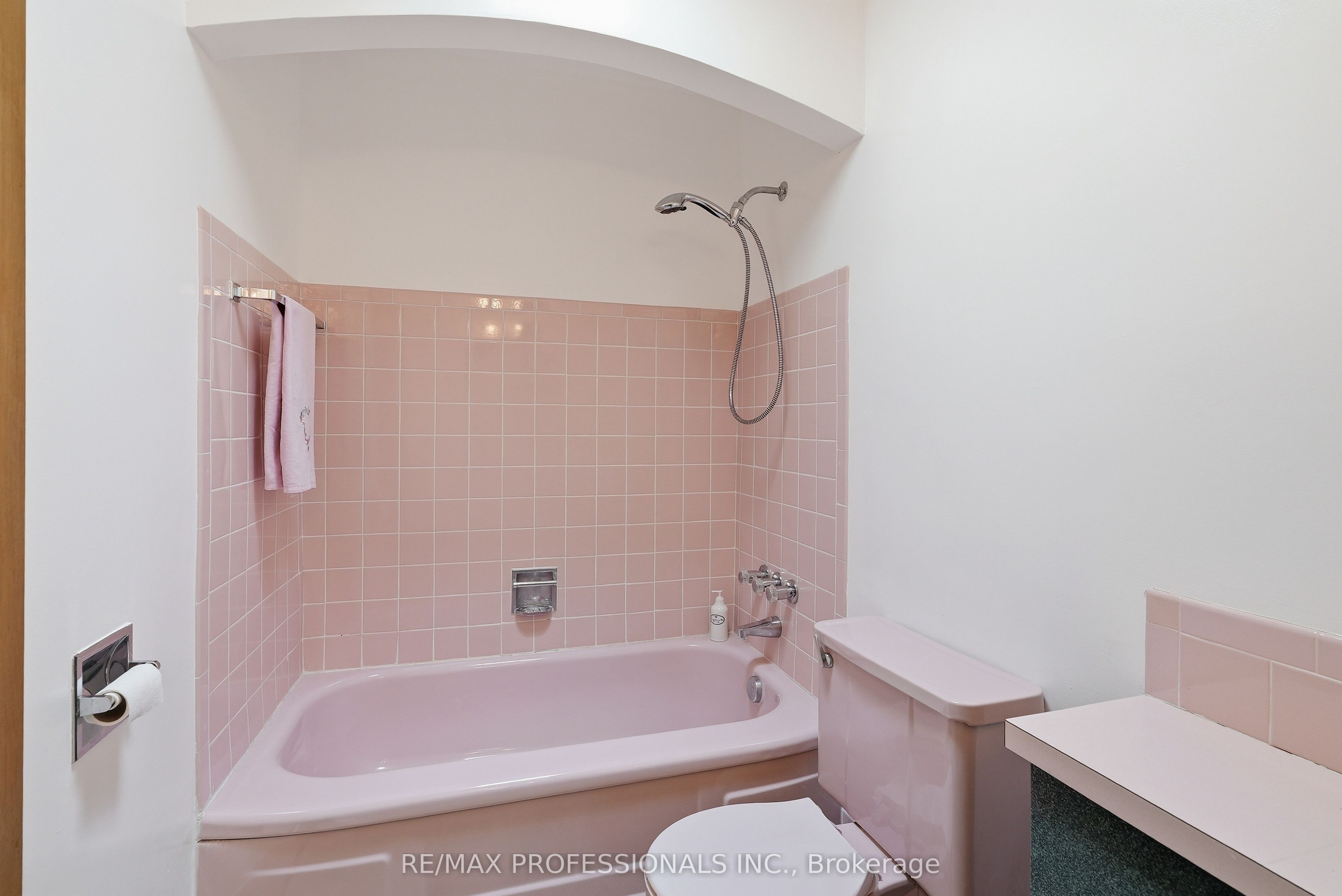 189 Edenbridge Drive Property Photo 24