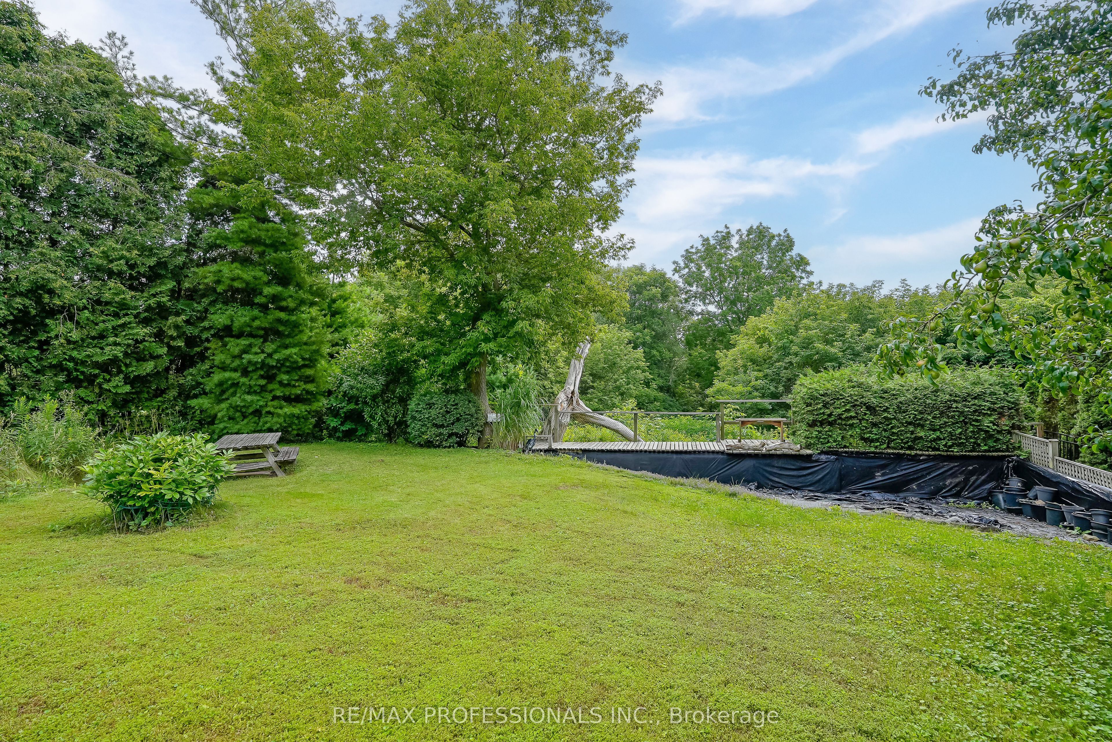189 Edenbridge Drive Property Photo 42