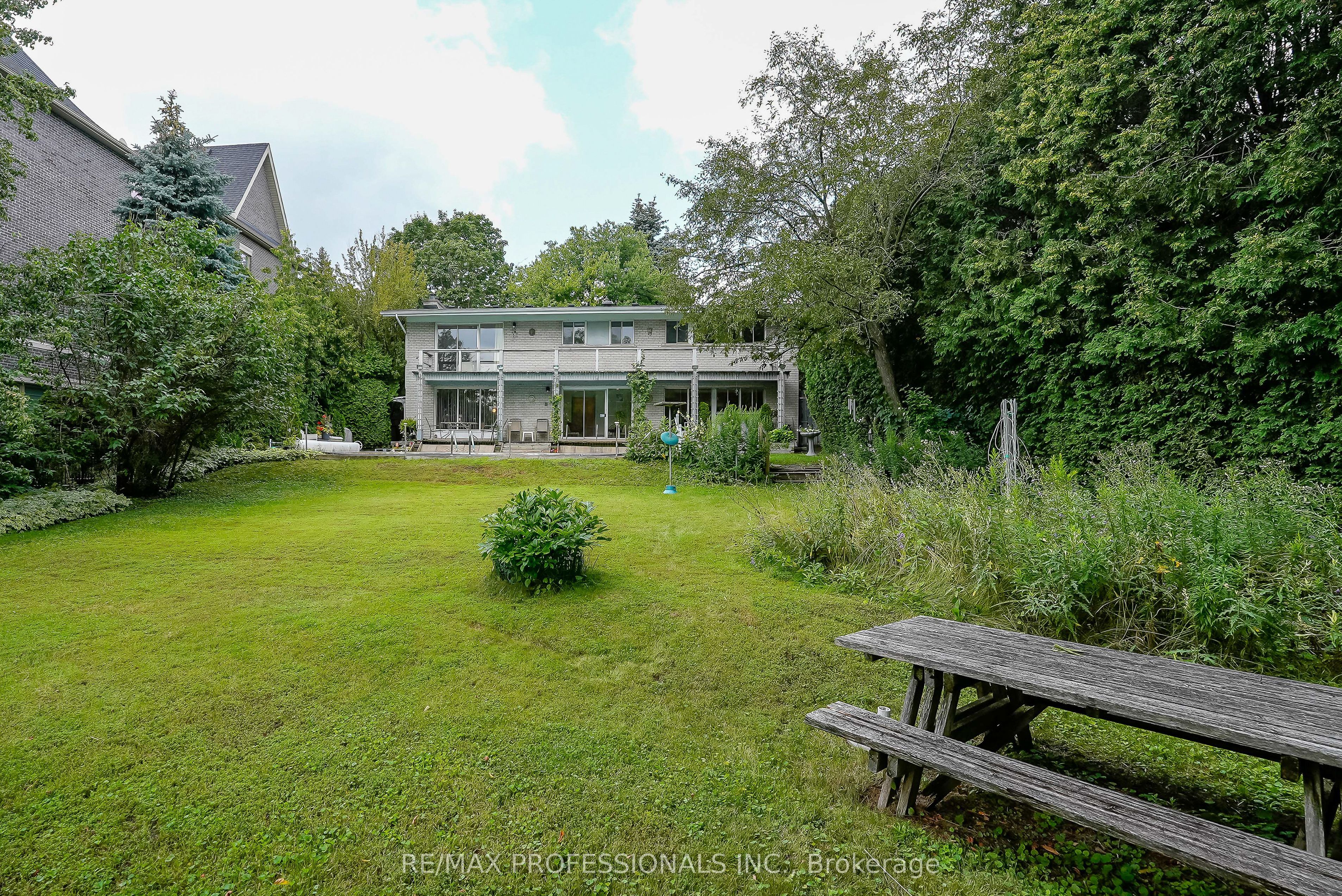 189 Edenbridge Drive Property Photo 44