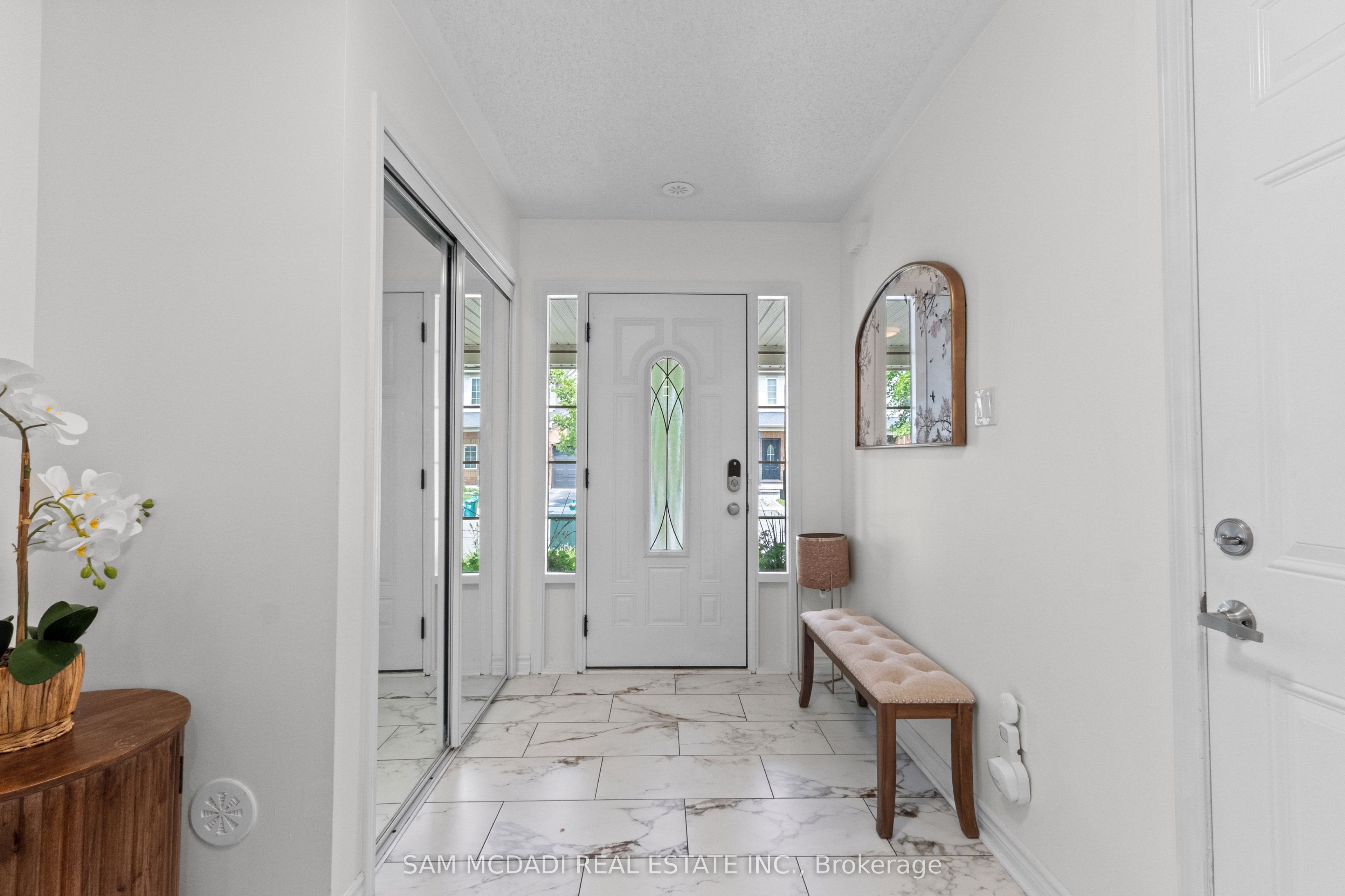 886 Fowles Court Property Photo 2