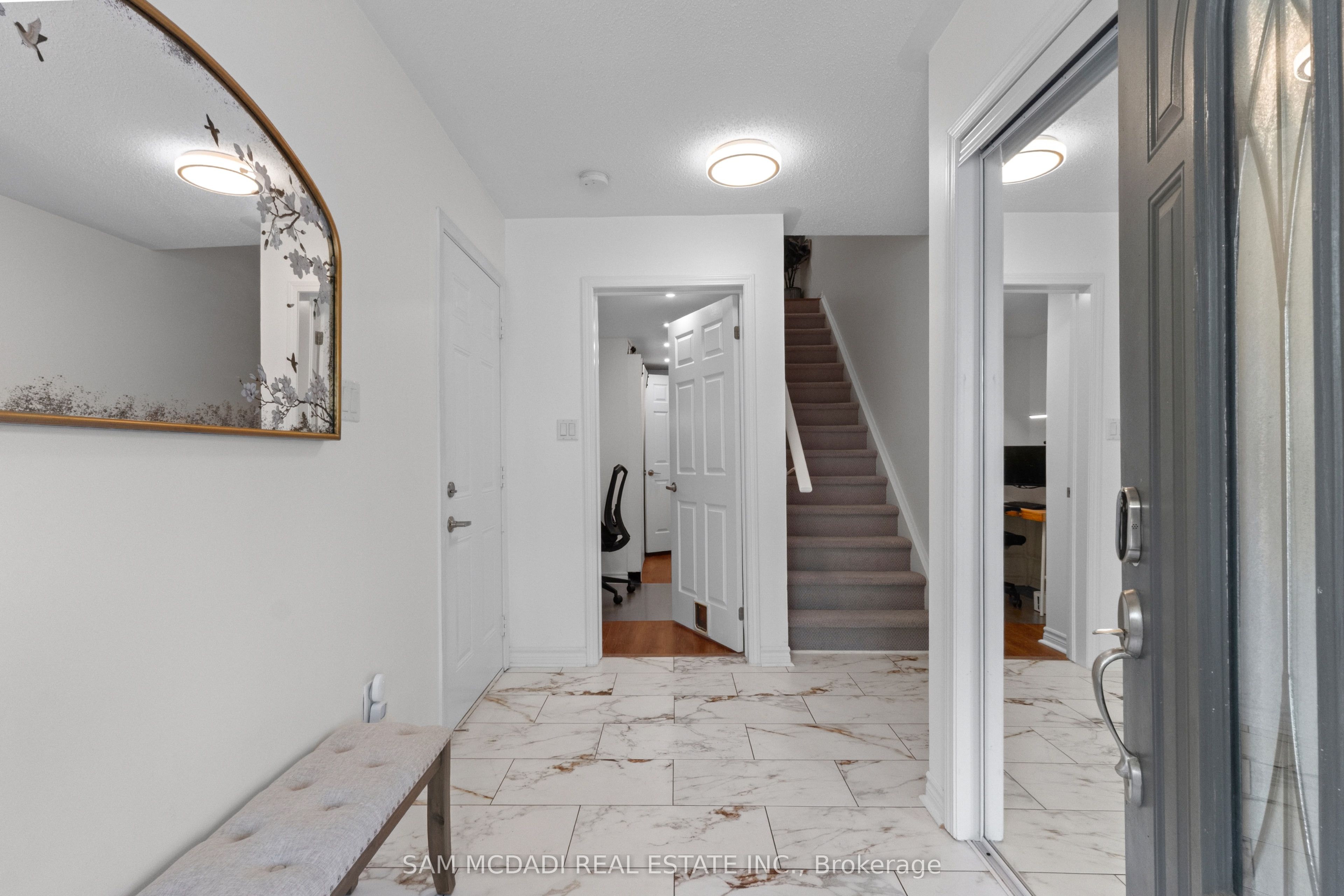 886 Fowles Court Property Photo 3