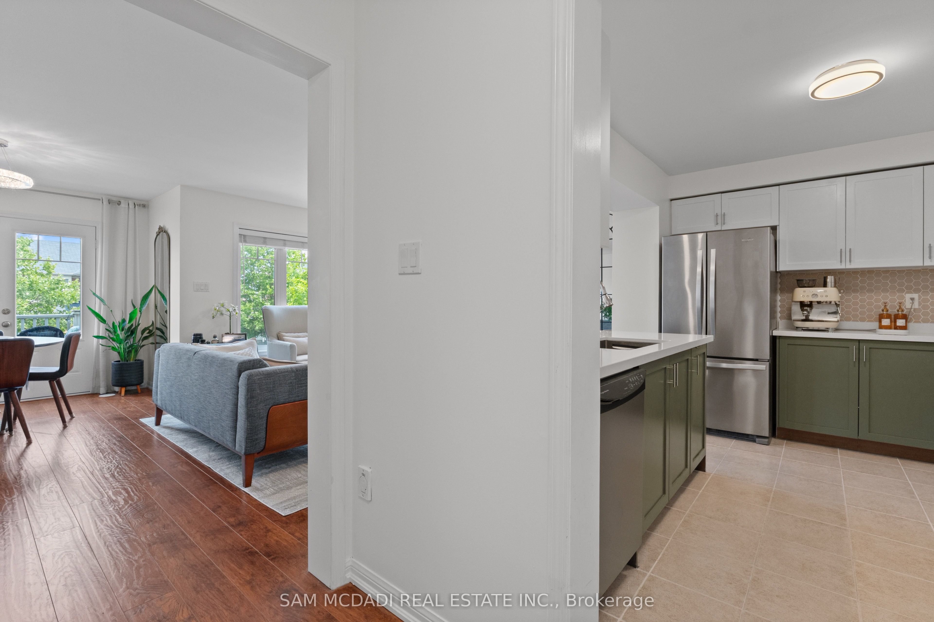 886 Fowles Court Property Photo 8