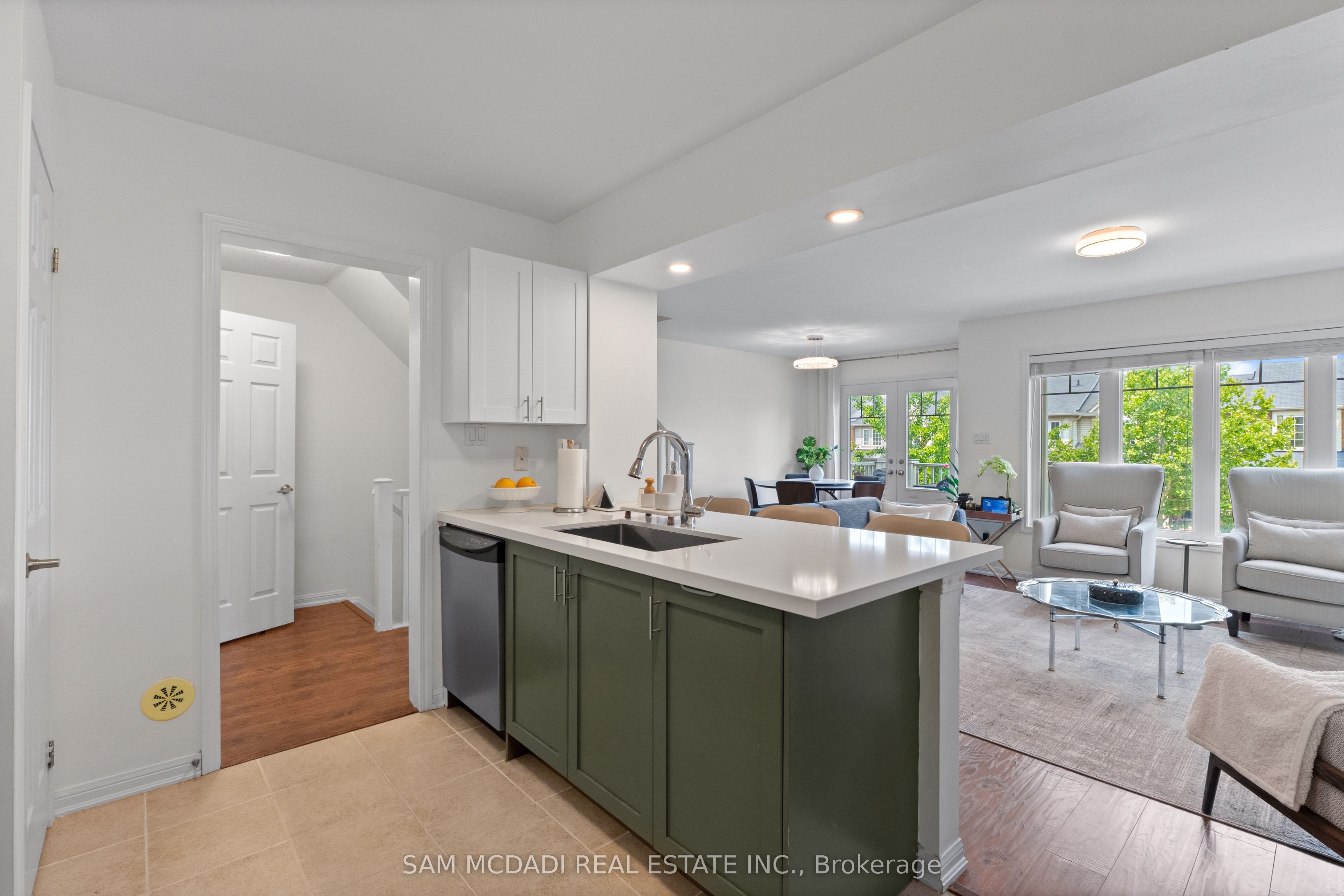 886 Fowles Court Property Photo 11