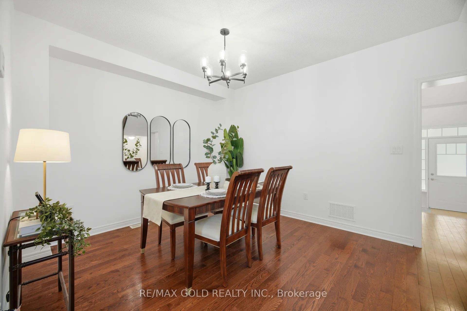 29 Aspenview Avenue Property Photo 7
