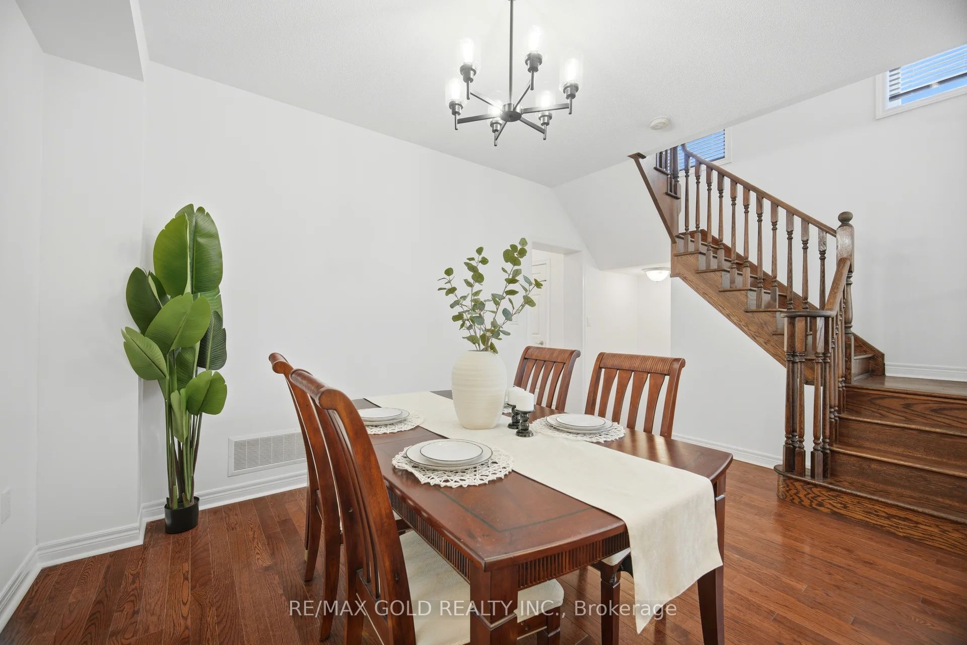 29 Aspenview Avenue Property Photo 9