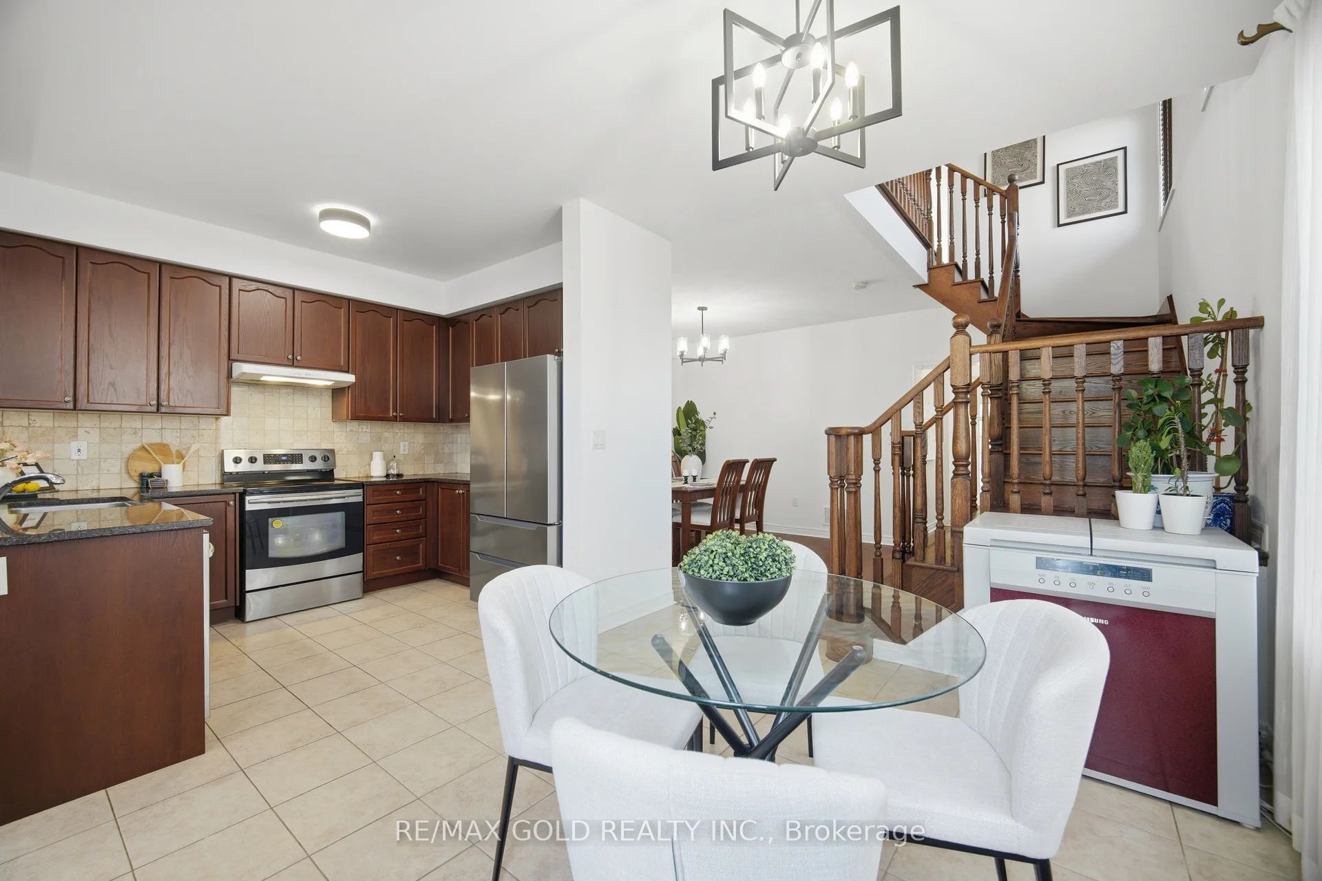29 Aspenview Avenue Property Photo 11