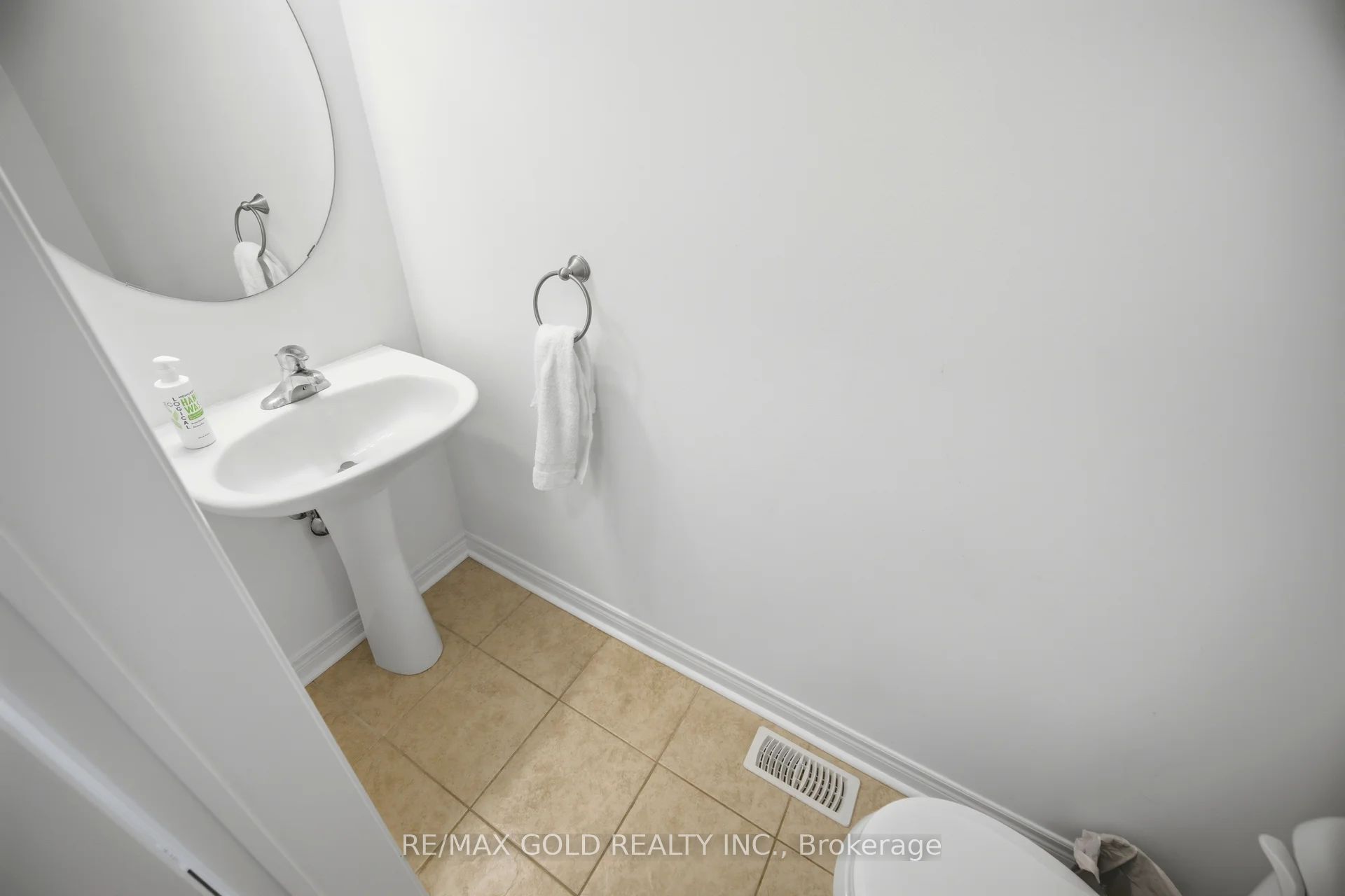 29 Aspenview Avenue Property Photo 19