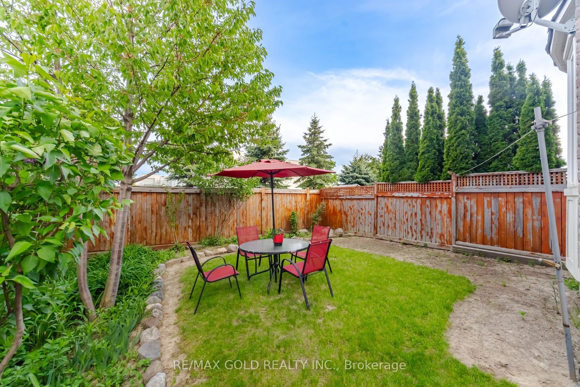 29 Aspenview Avenue Property Photo 32