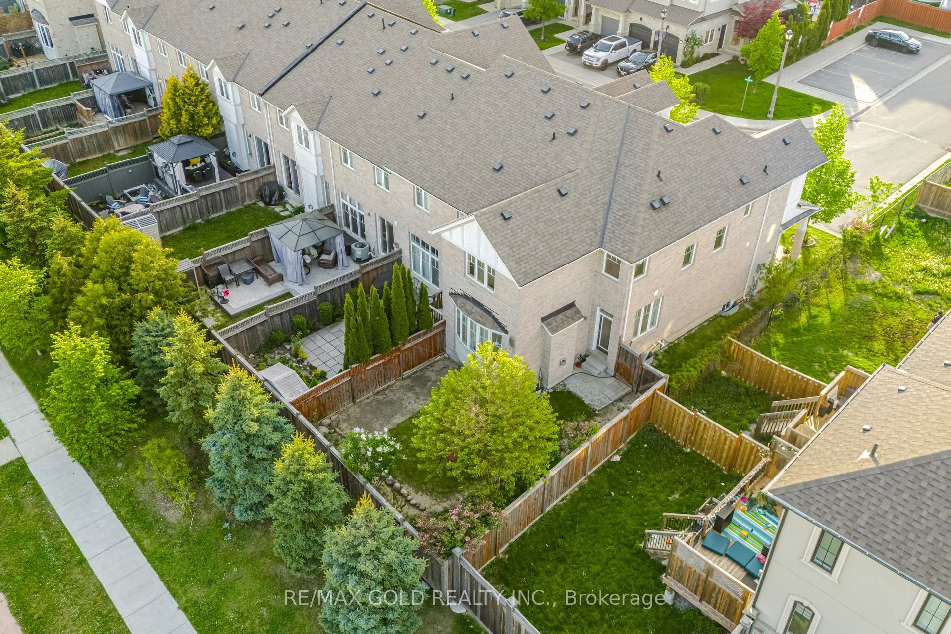 29 Aspenview Avenue Property Photo 38