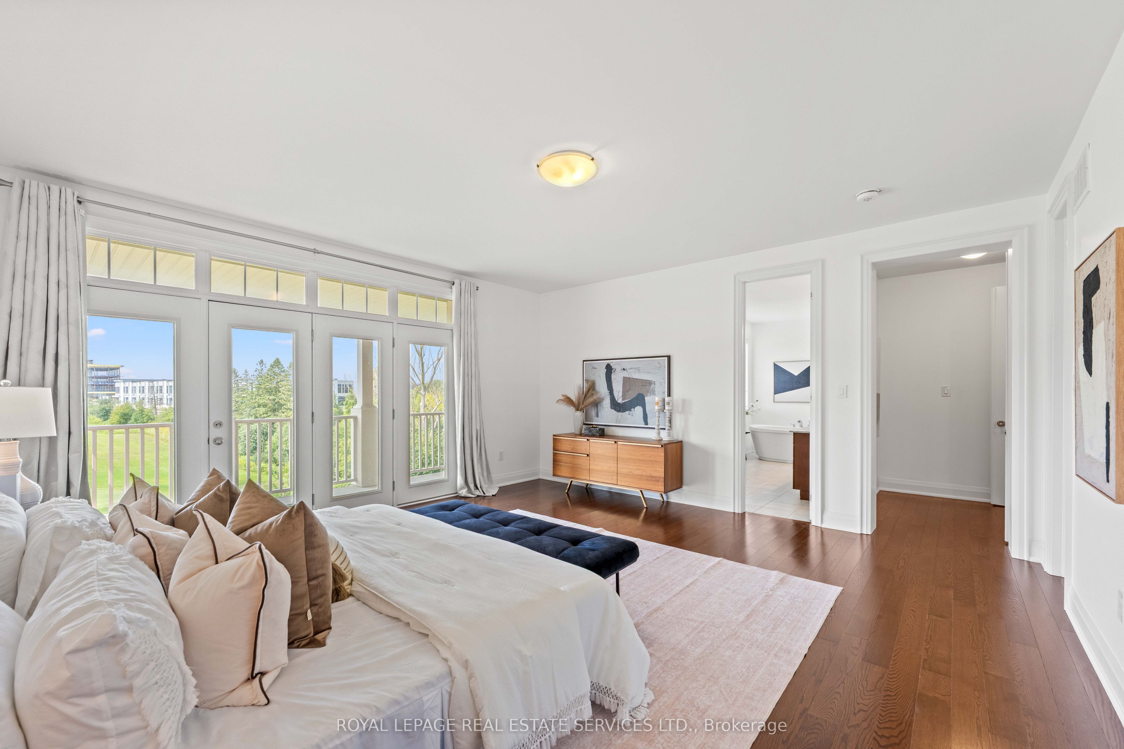 118 Coastline Drive Property Photo 16