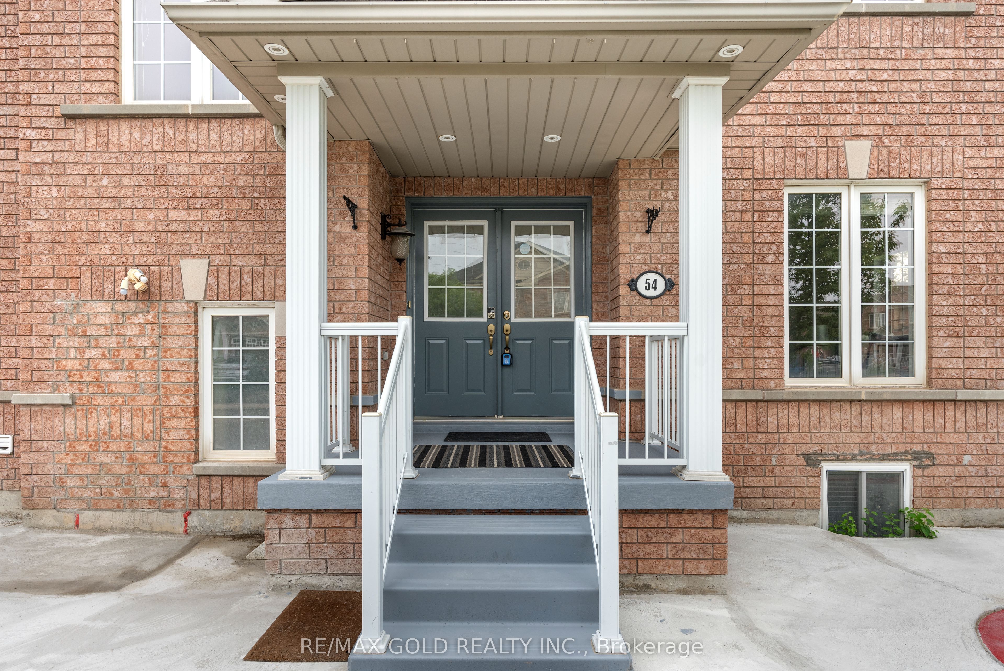 54 Sugarberry Drive Property Photo 3