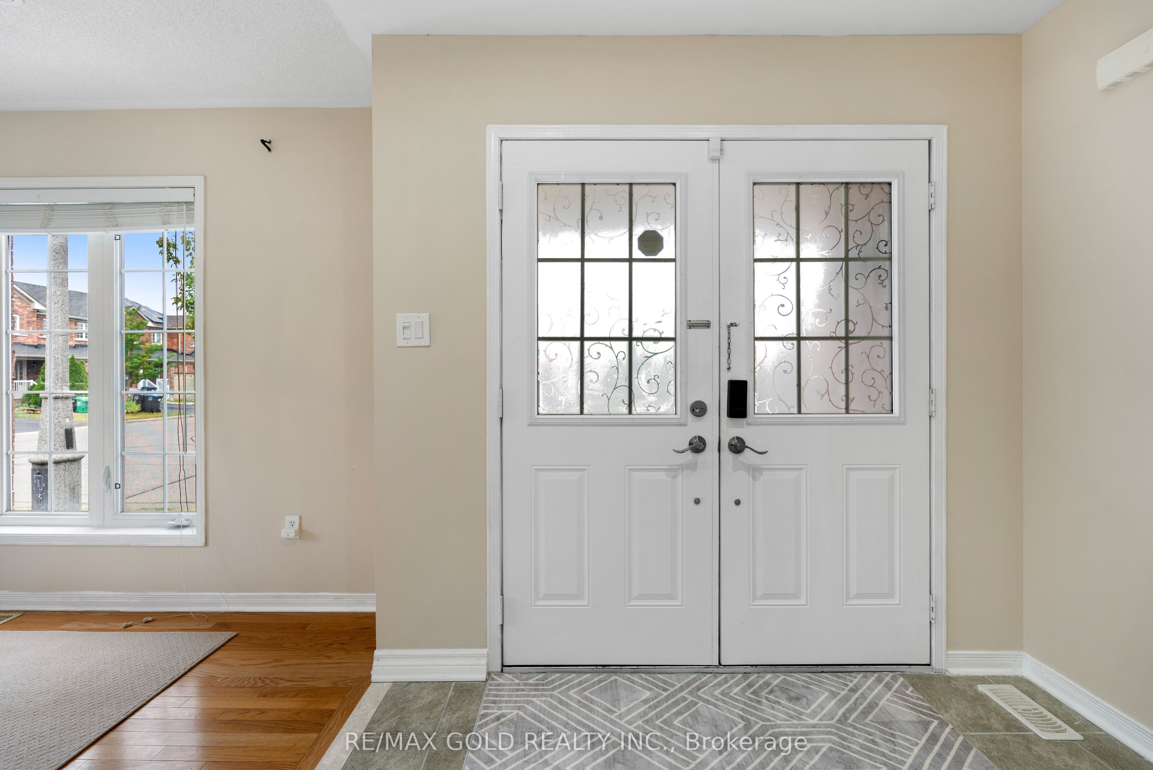 54 Sugarberry Drive Property Photo 4