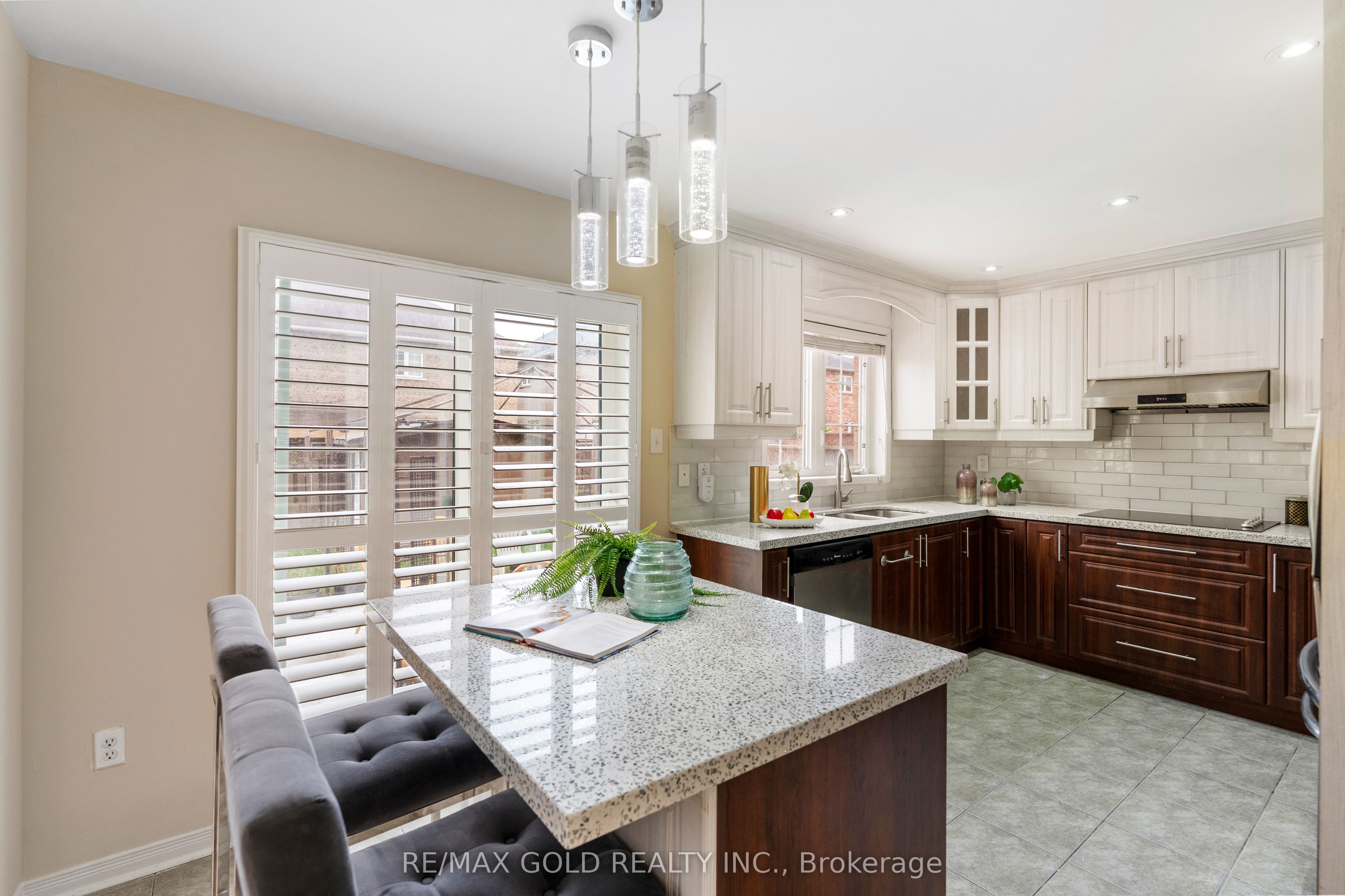 54 Sugarberry Drive Property Photo 9