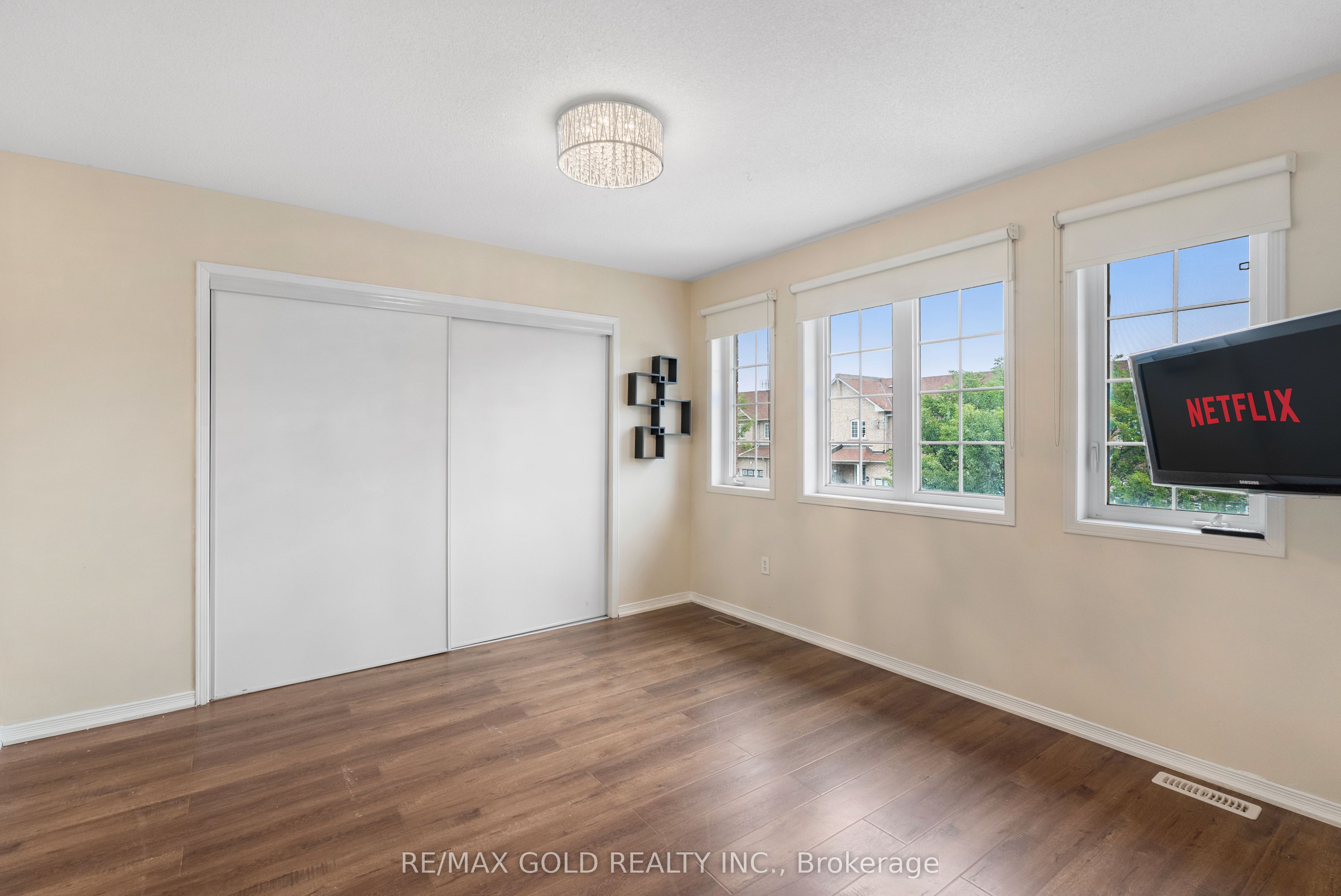 54 Sugarberry Drive Property Photo 18