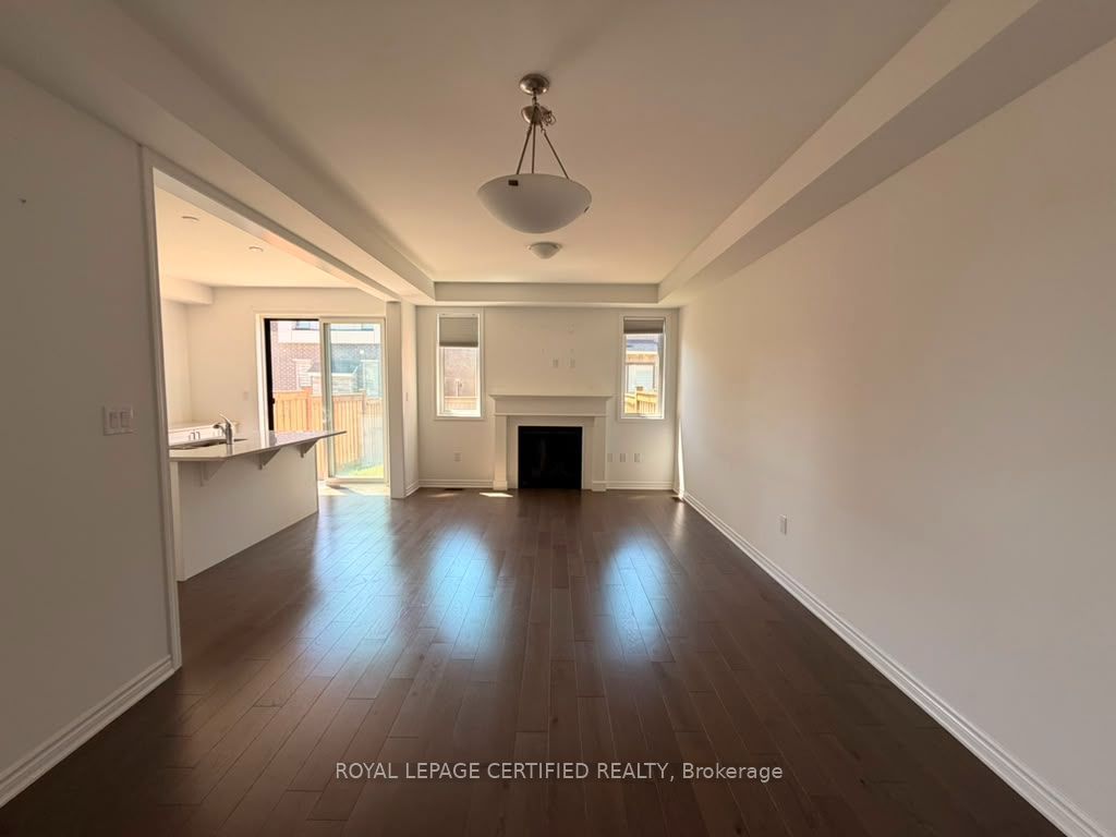 1514 Moira Crescent Property Photo 3