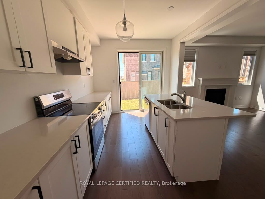 1514 Moira Crescent Property Photo 6