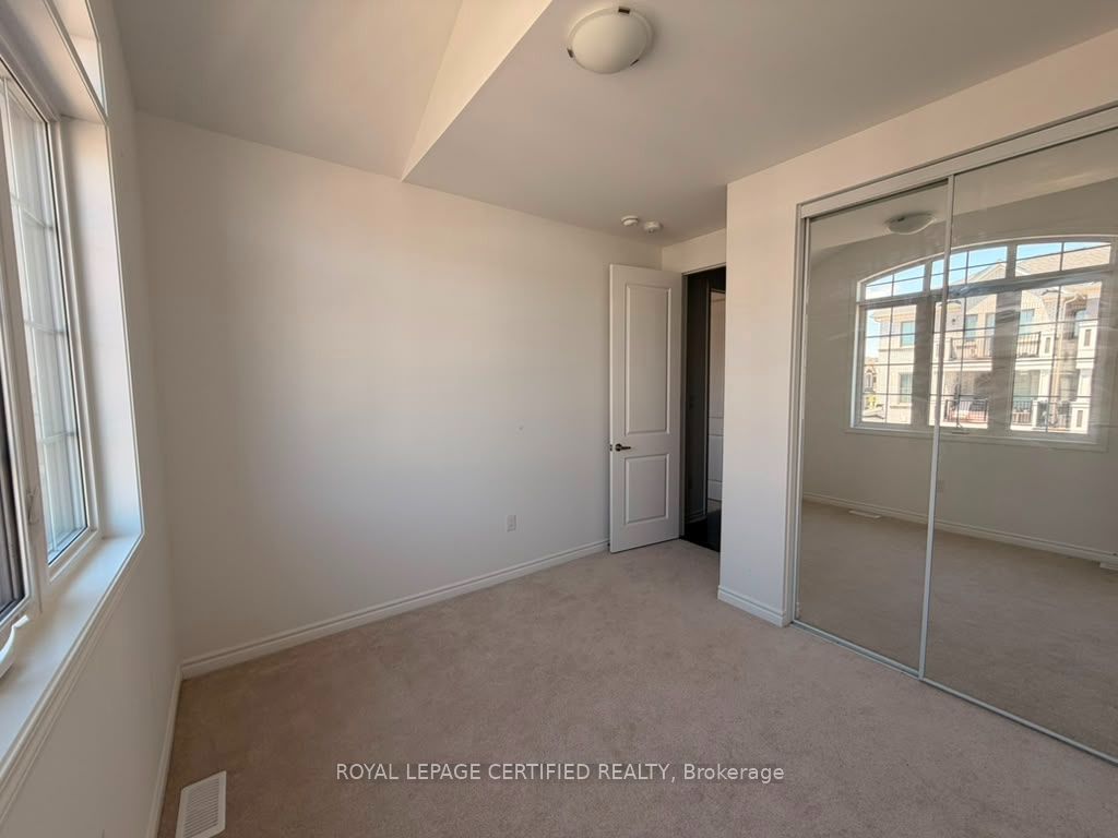 1514 Moira Crescent Property Photo 10