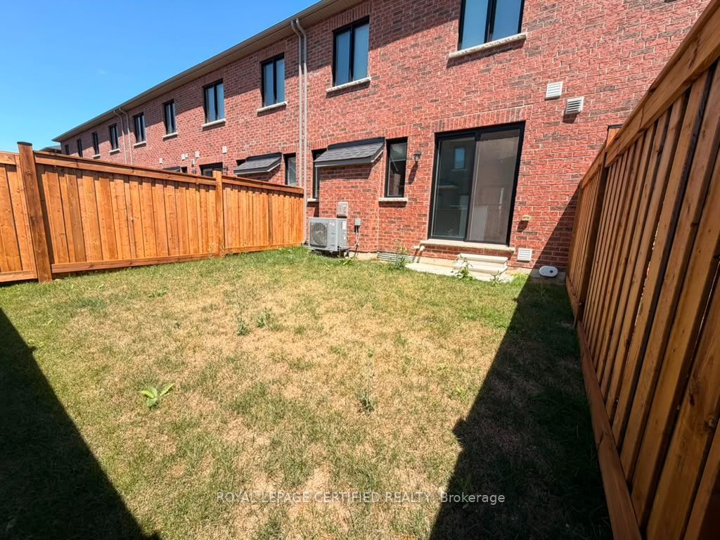 1514 Moira Crescent Property Photo 14
