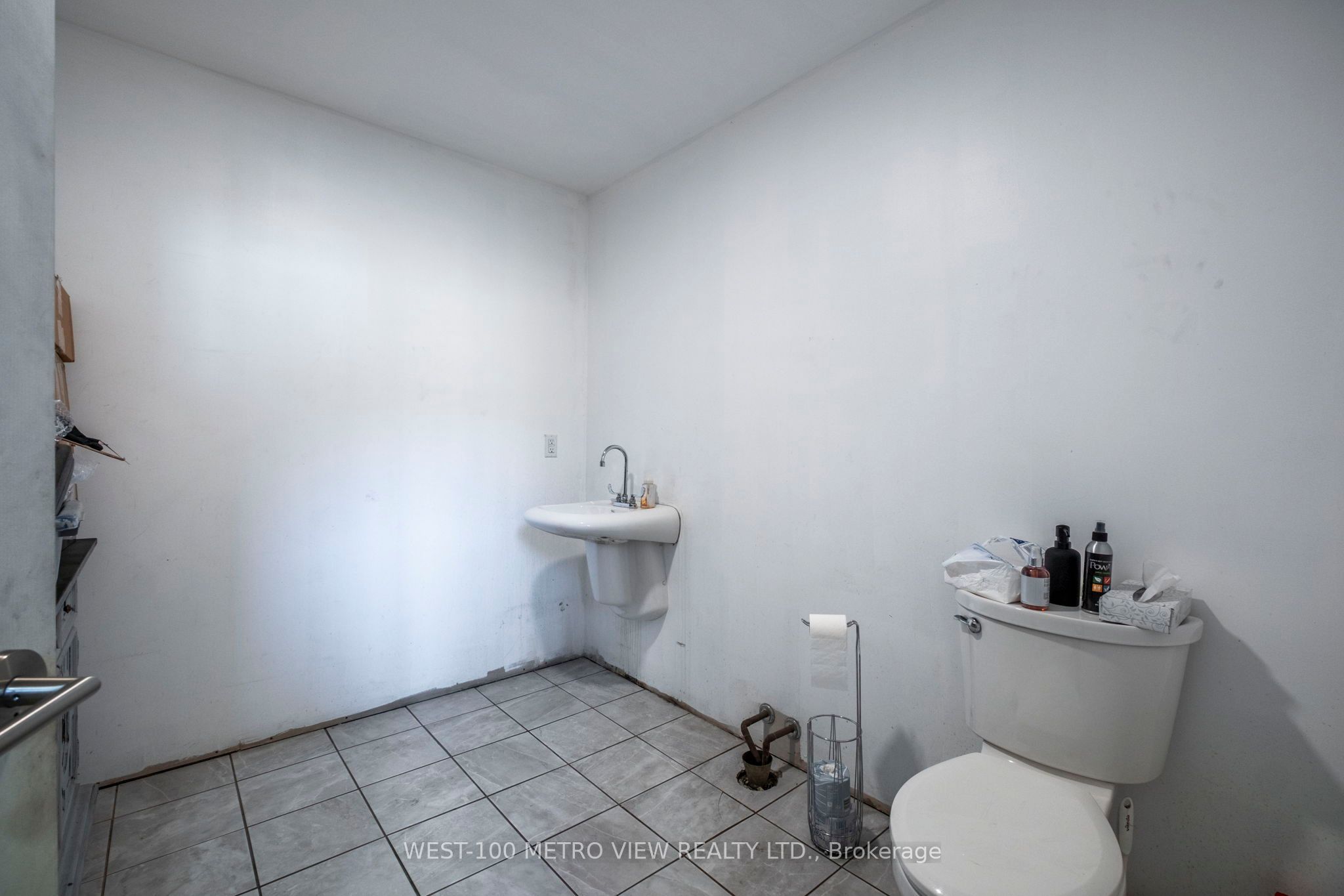 1156 King Road 33 Property Photo 10