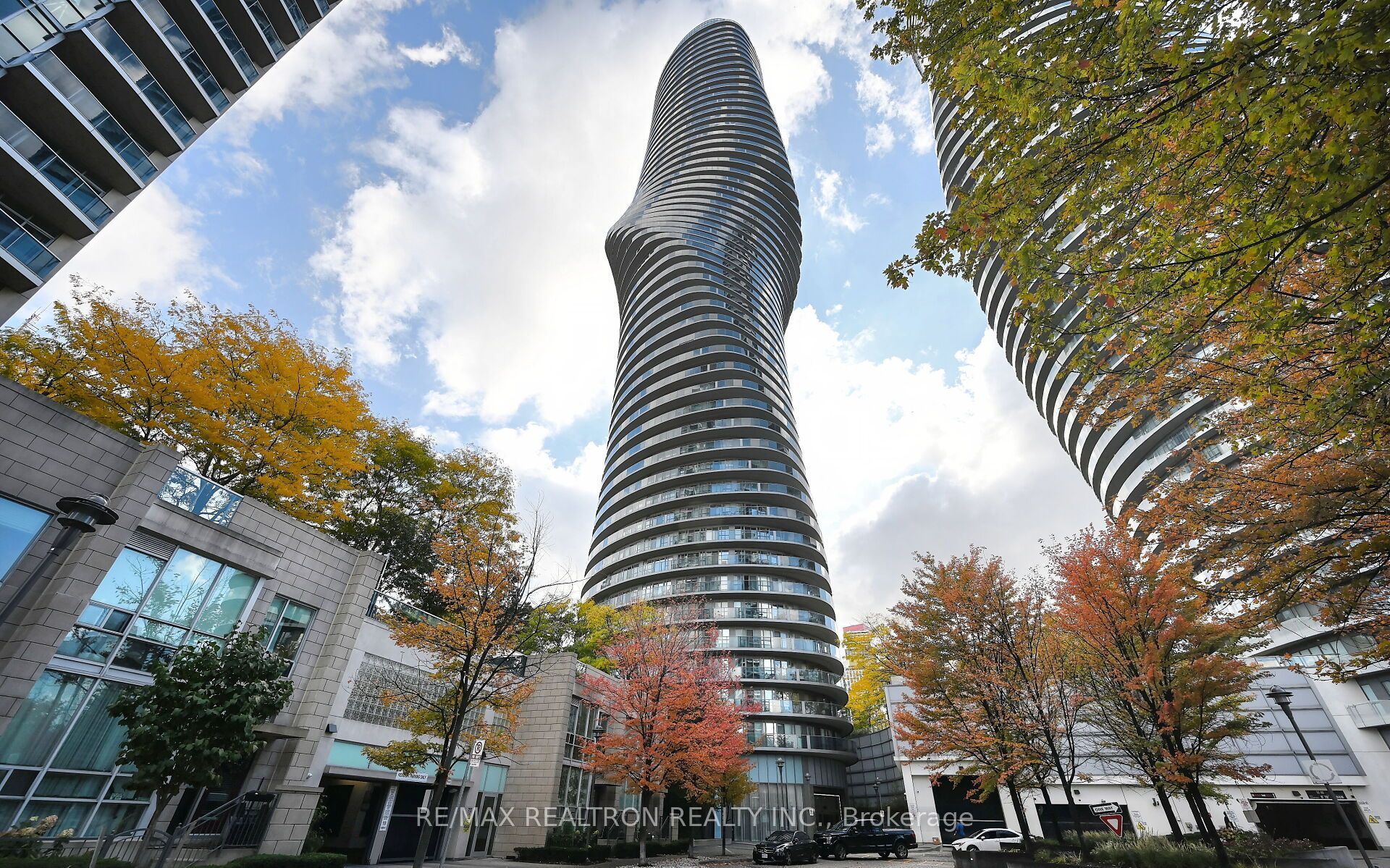 60 Absolute Avenue 1502 Property Photo 2