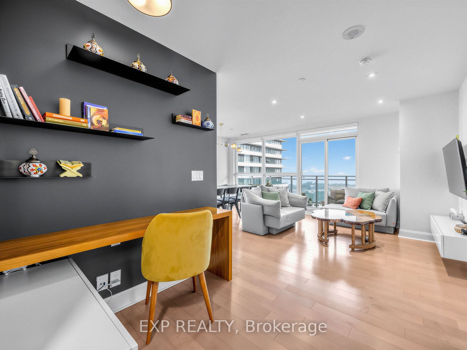 33 Shore Breeze Drive 1910 Property Photo 13