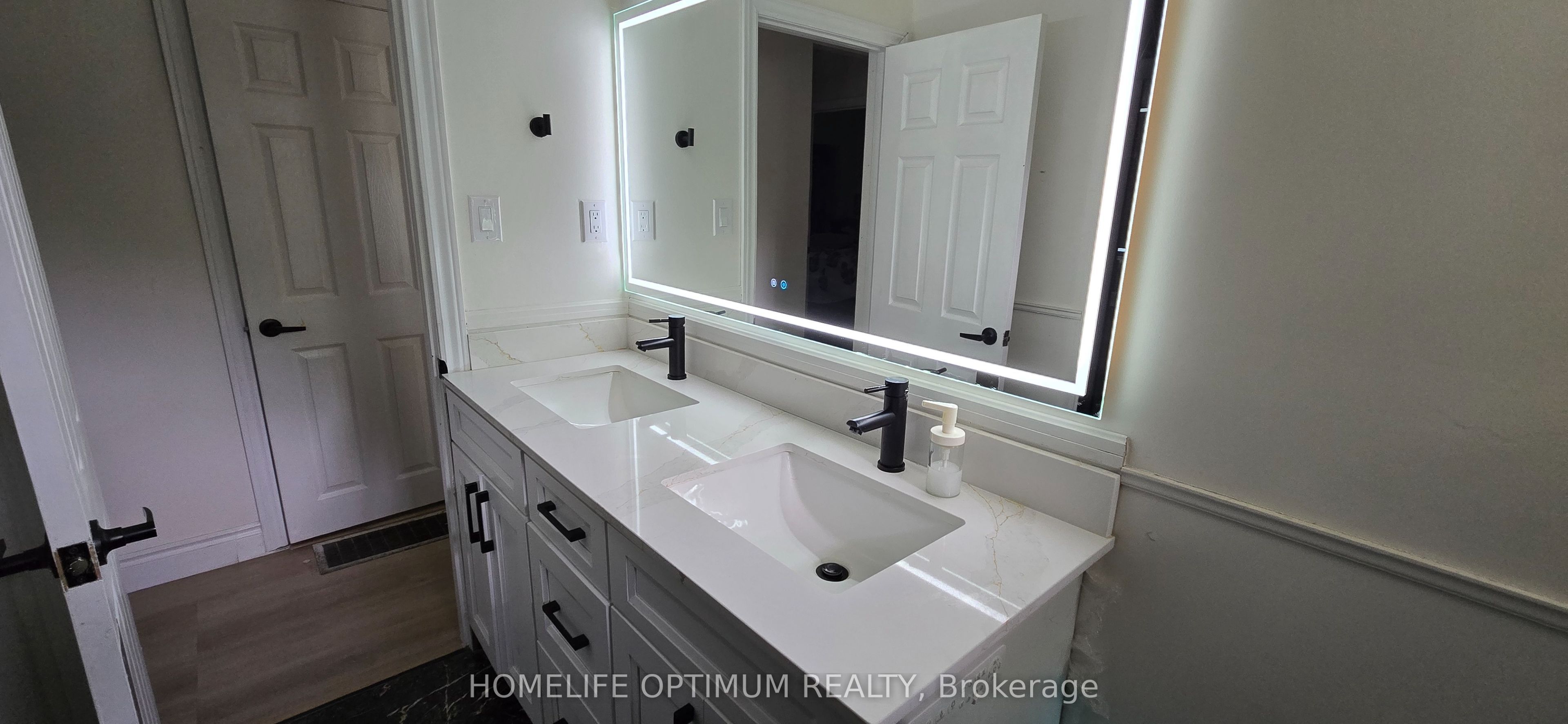 400 Maple Avenue Property Photo 18