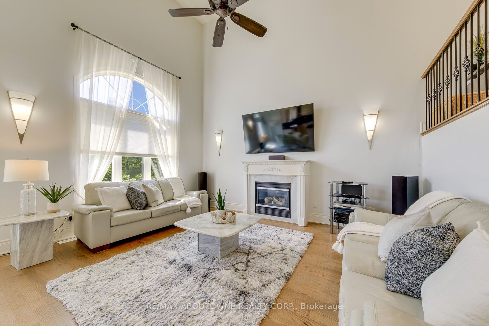 2380 Woodcrest Drive Property Photo 15