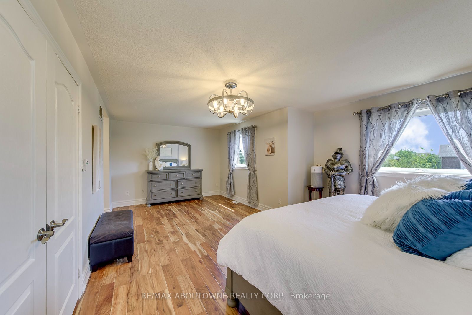 2380 Woodcrest Drive Property Photo 25
