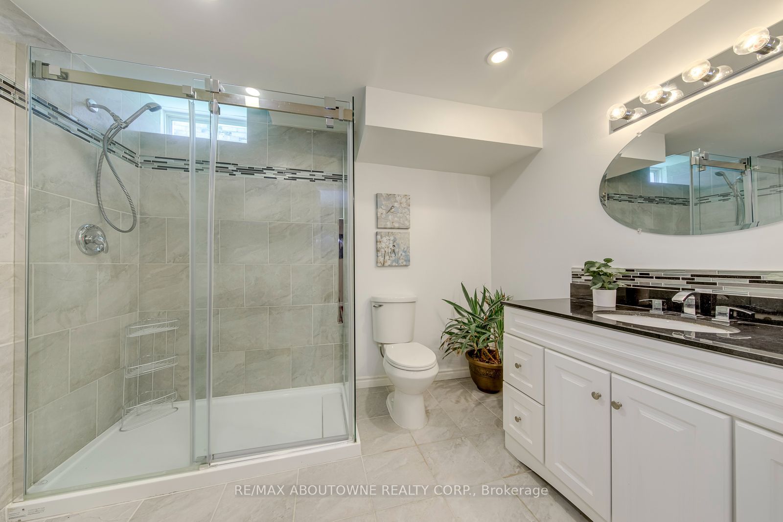 2380 Woodcrest Drive Property Photo 41