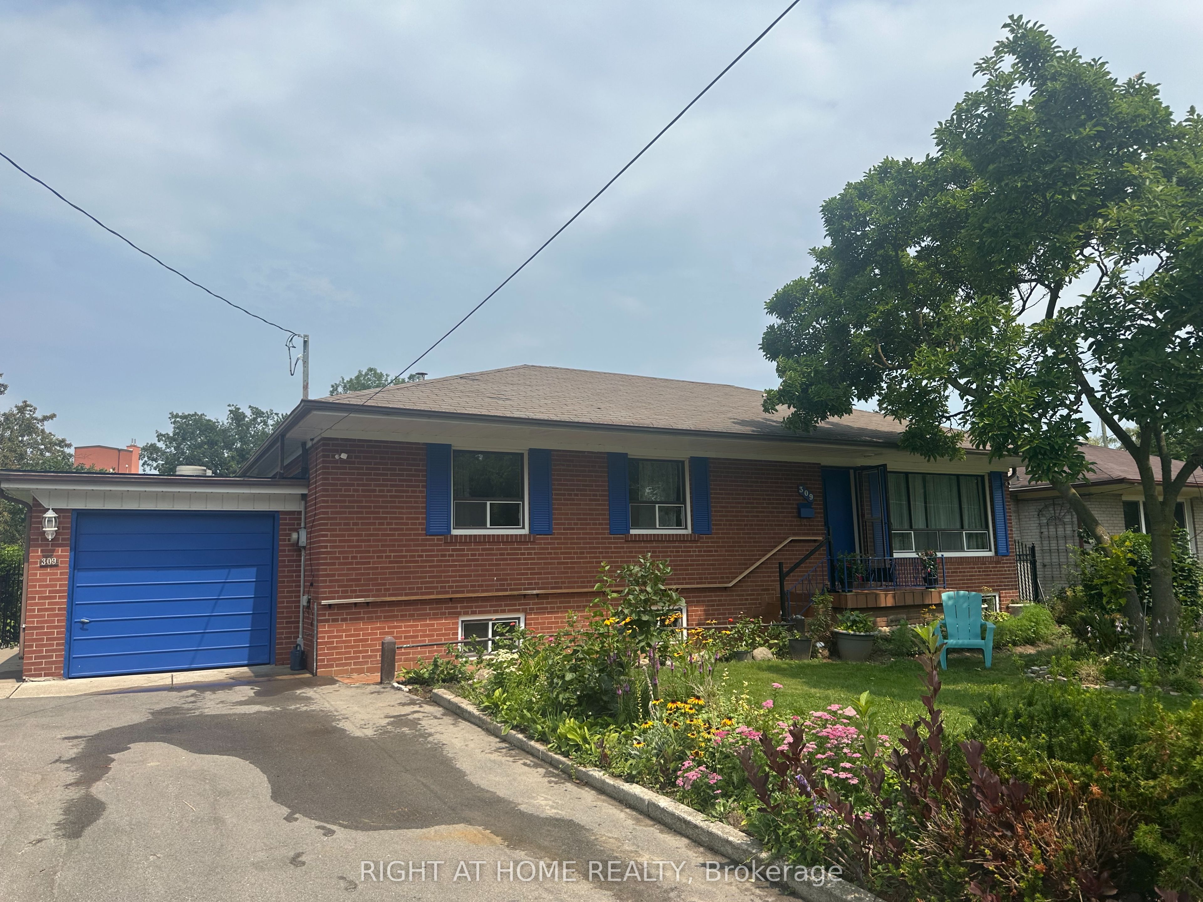 309 Queen Mary Drive Property Photo 1