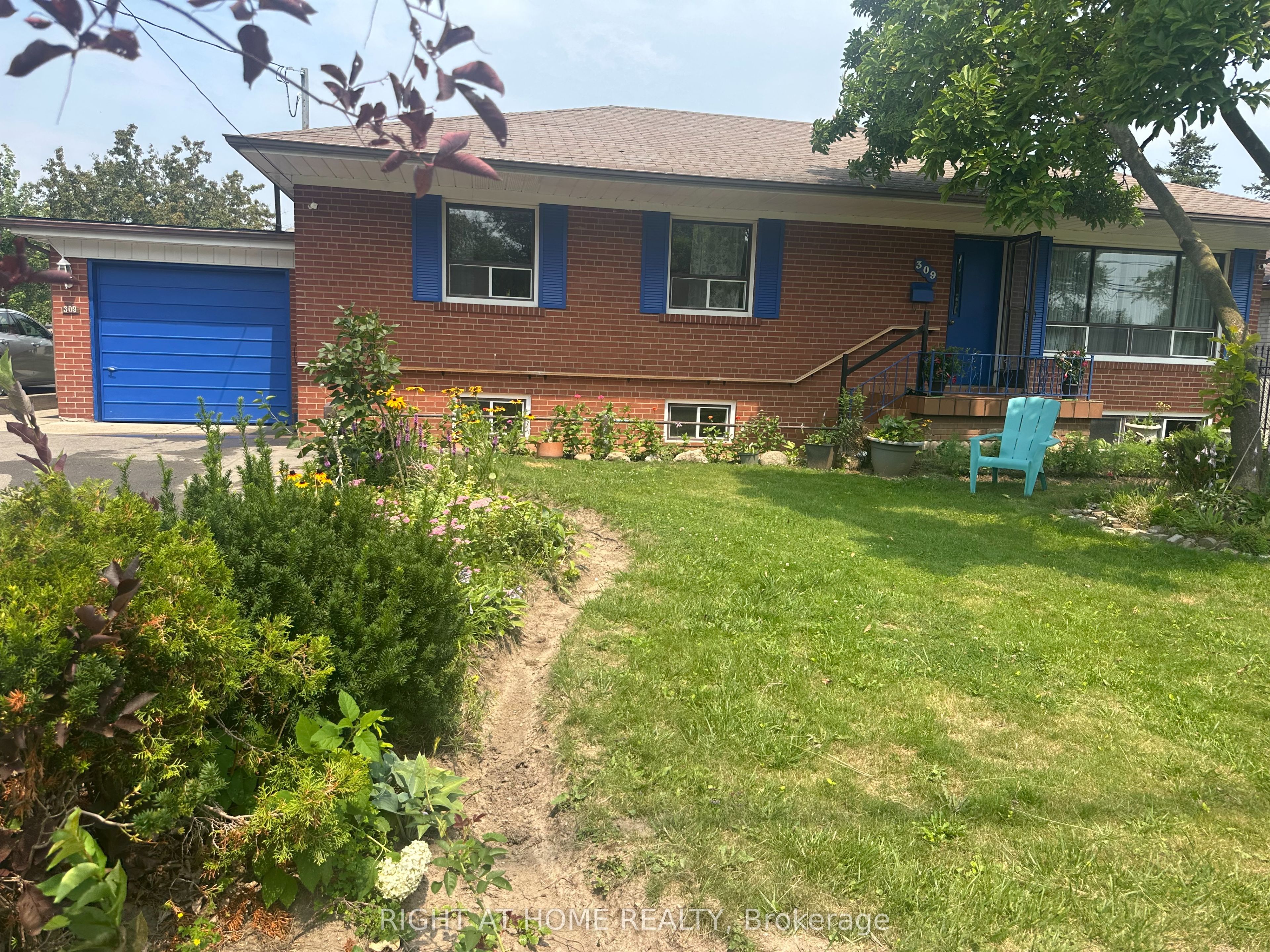309 Queen Mary Drive Property Photo 2