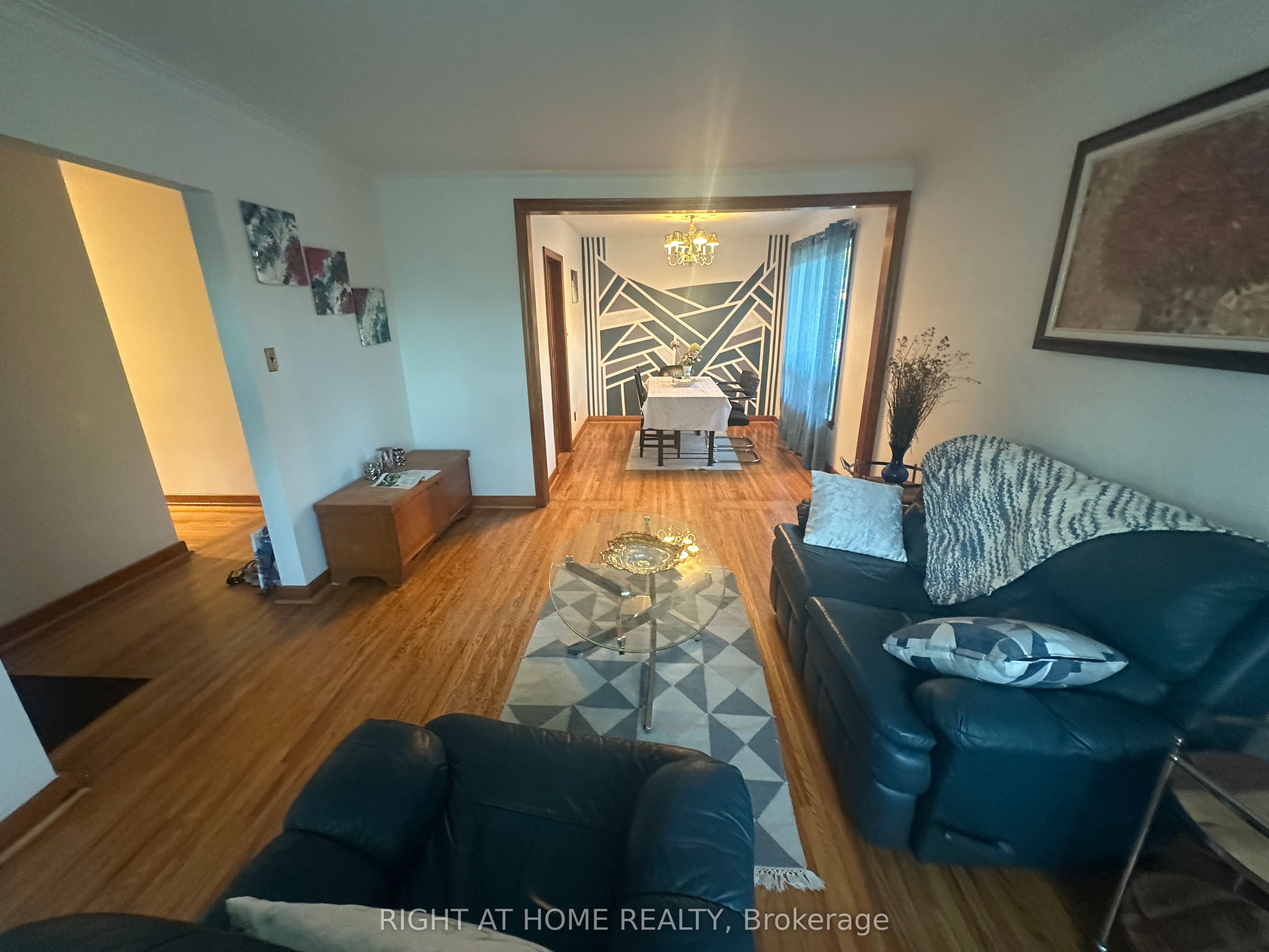 309 Queen Mary Drive Property Photo 8
