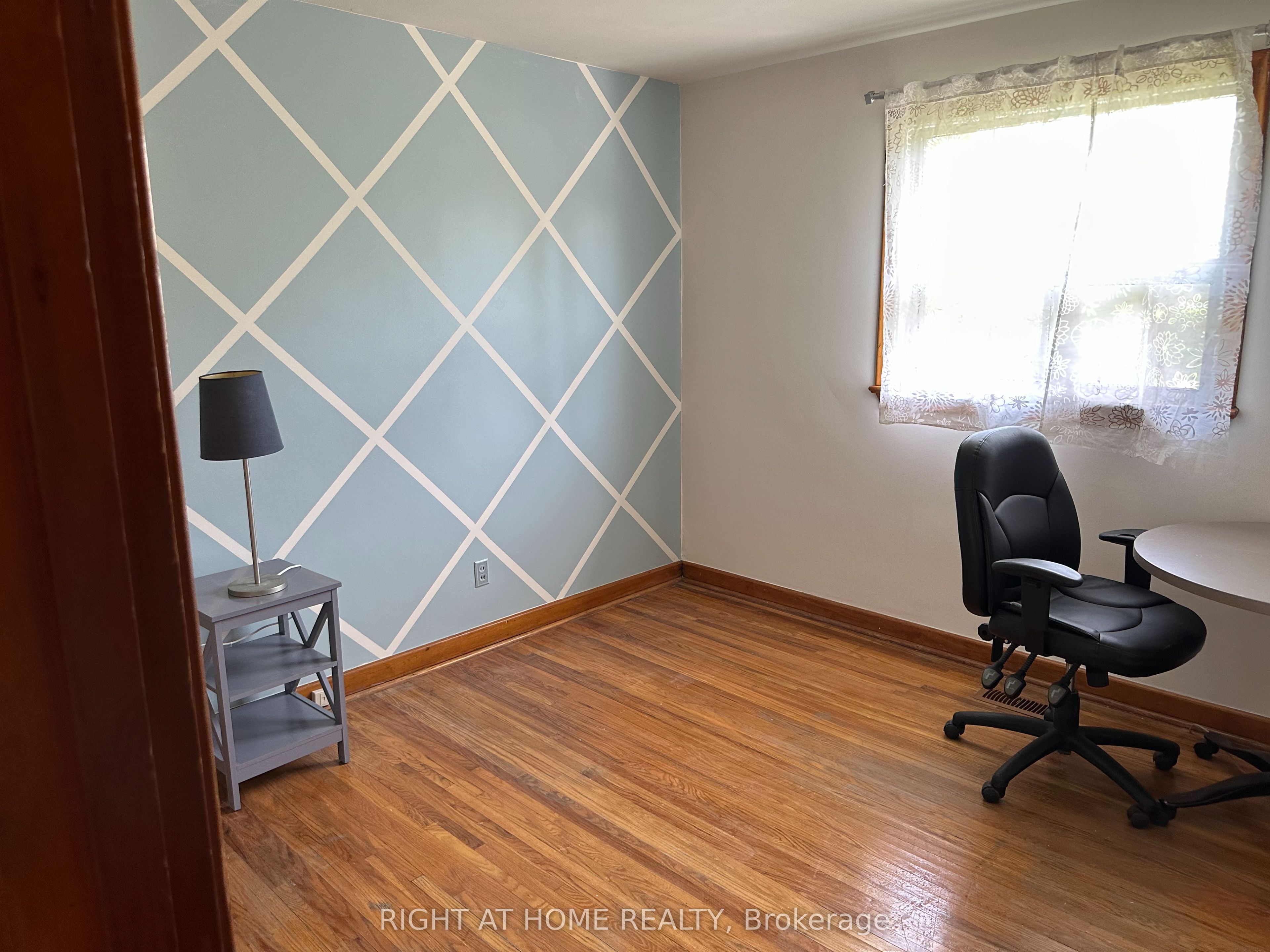 309 Queen Mary Drive Property Photo 14