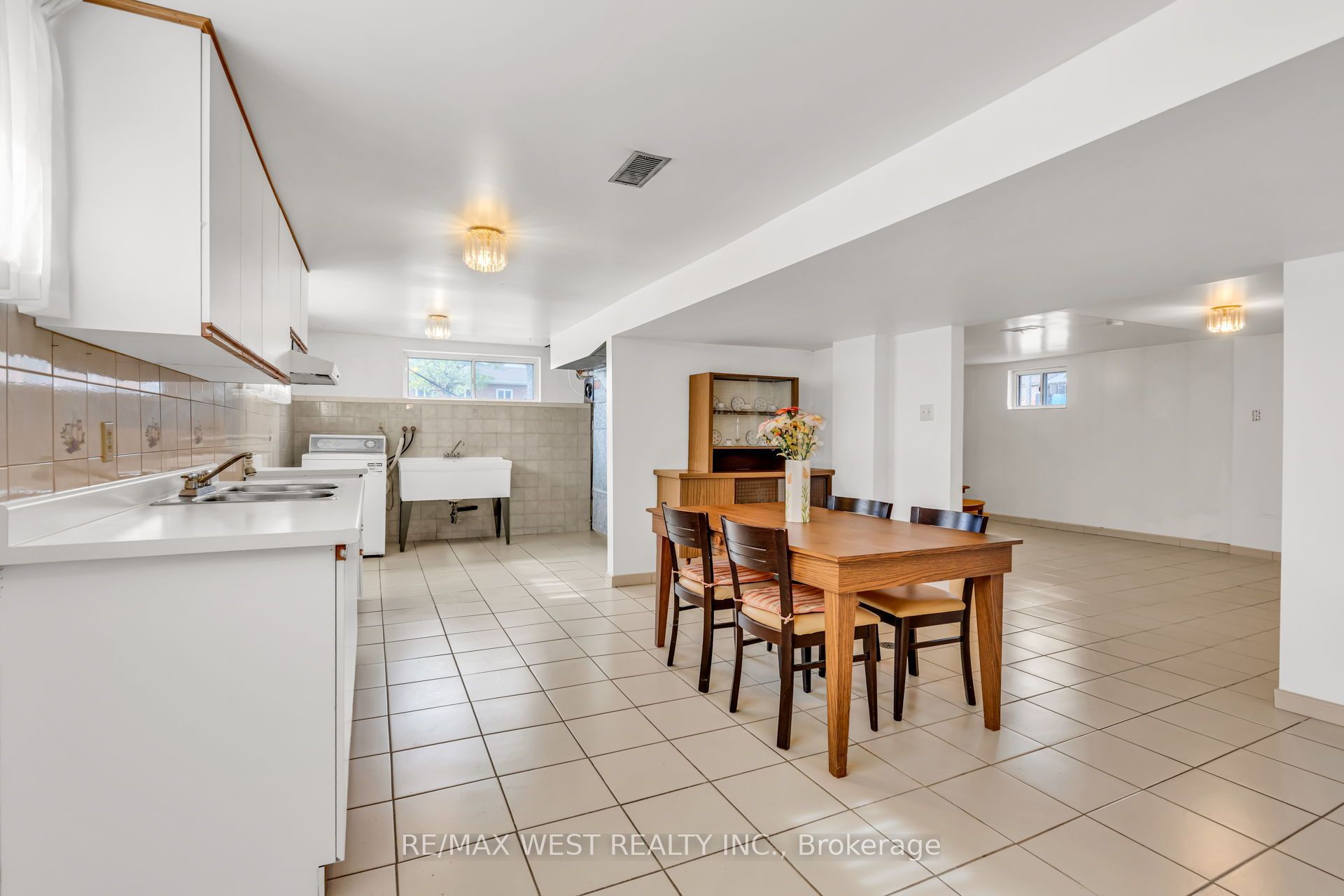 90 Tavistock Road Property Photo 35