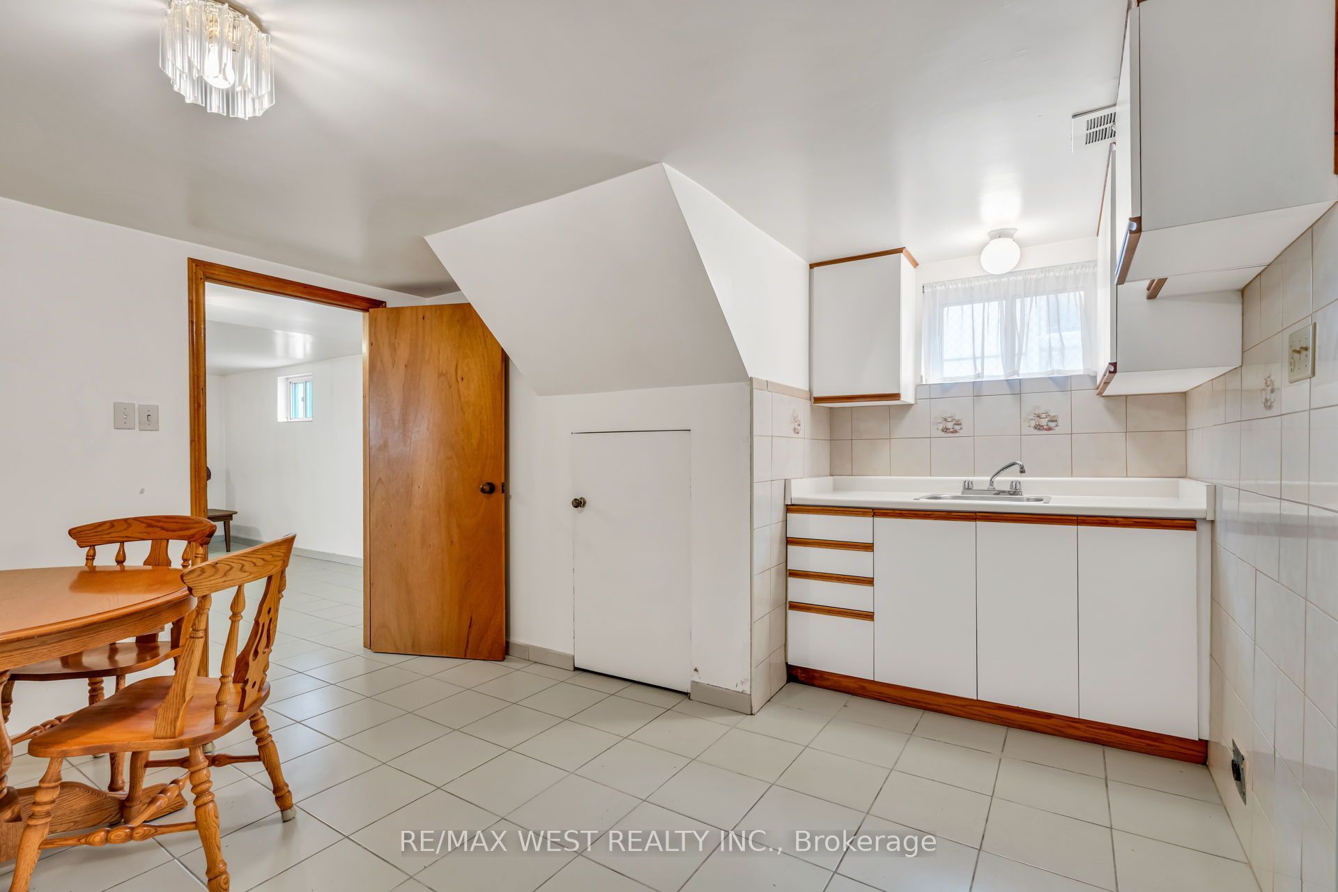 90 Tavistock Road Property Photo 40