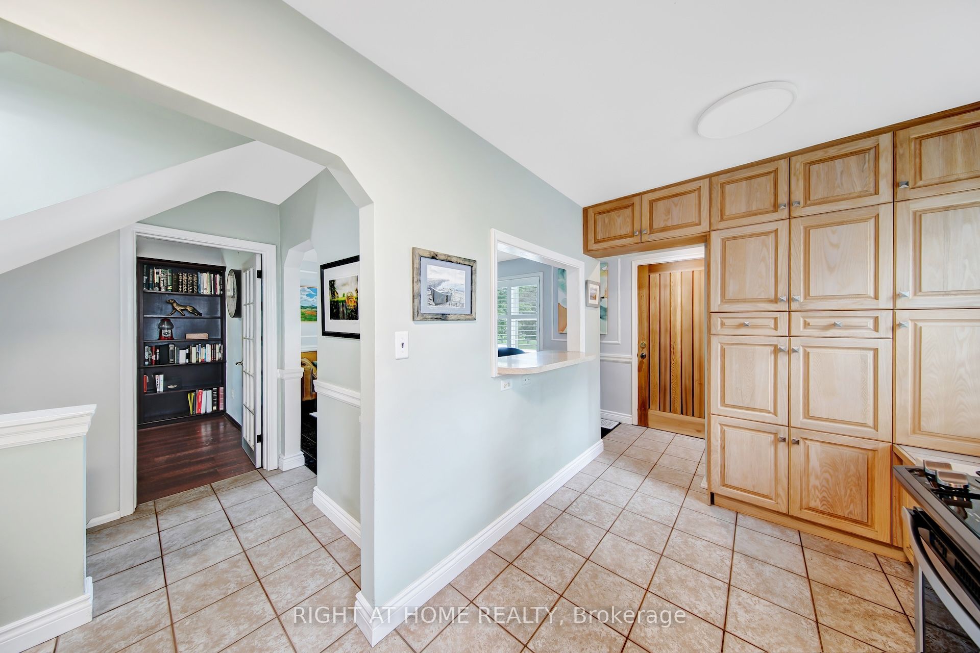 74 Mccaul Street Property Photo 9