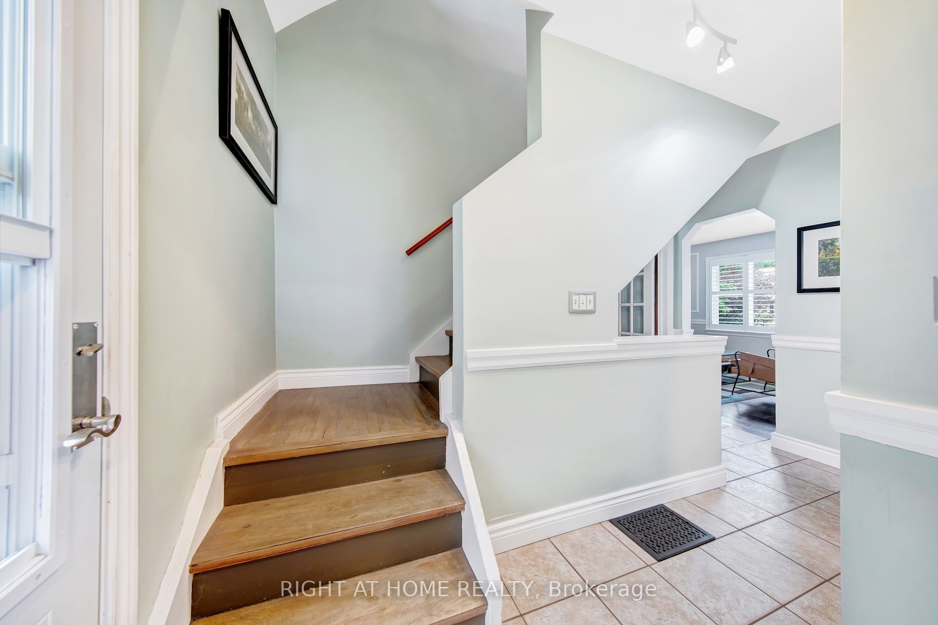 74 Mccaul Street Property Photo 18
