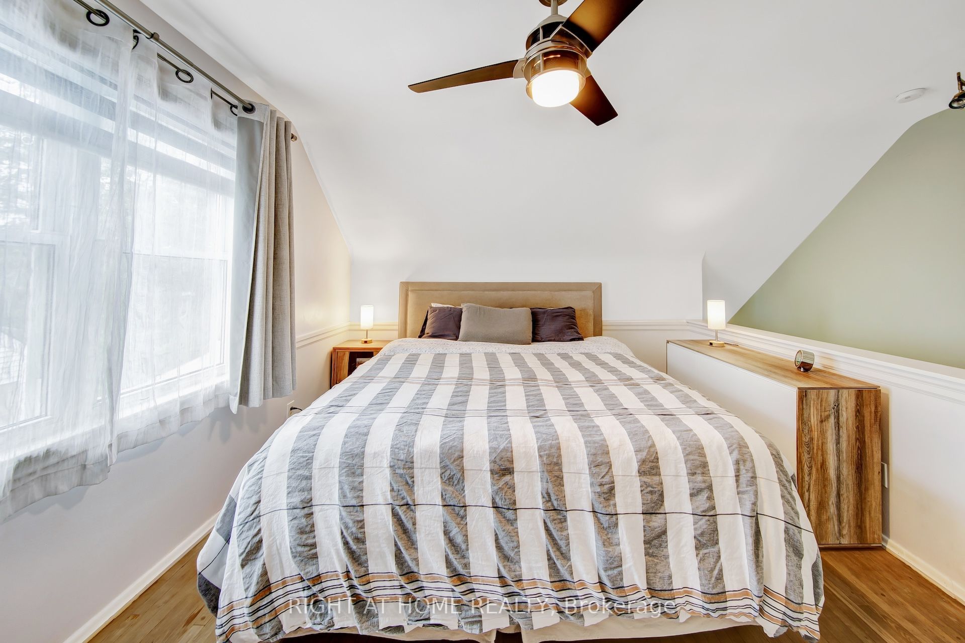 74 Mccaul Street Property Photo 20