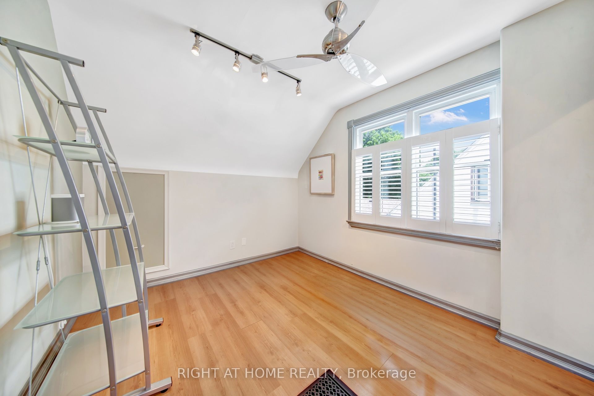 74 Mccaul Street Property Photo 21