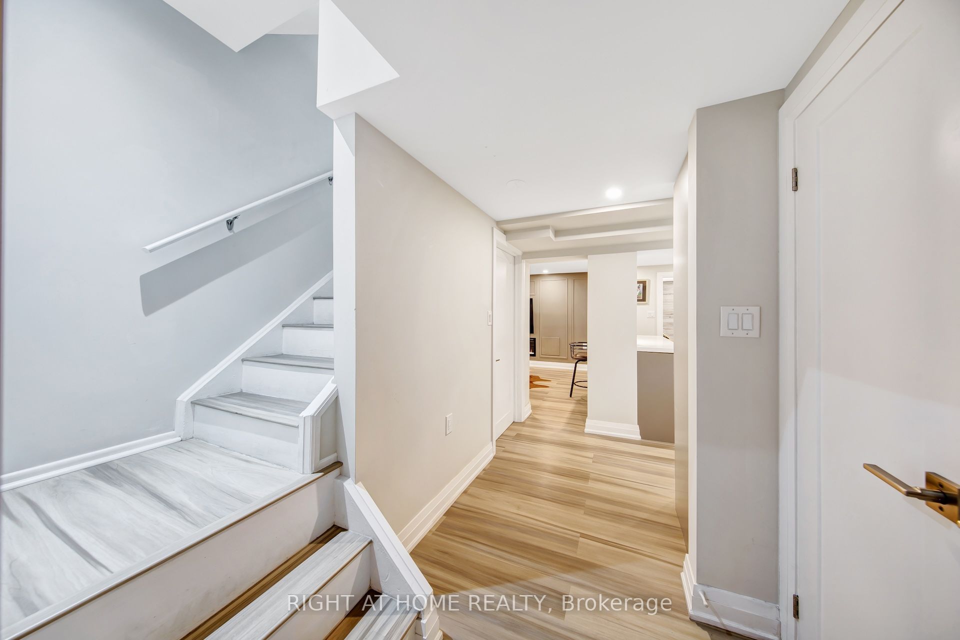 74 Mccaul Street Property Photo 22